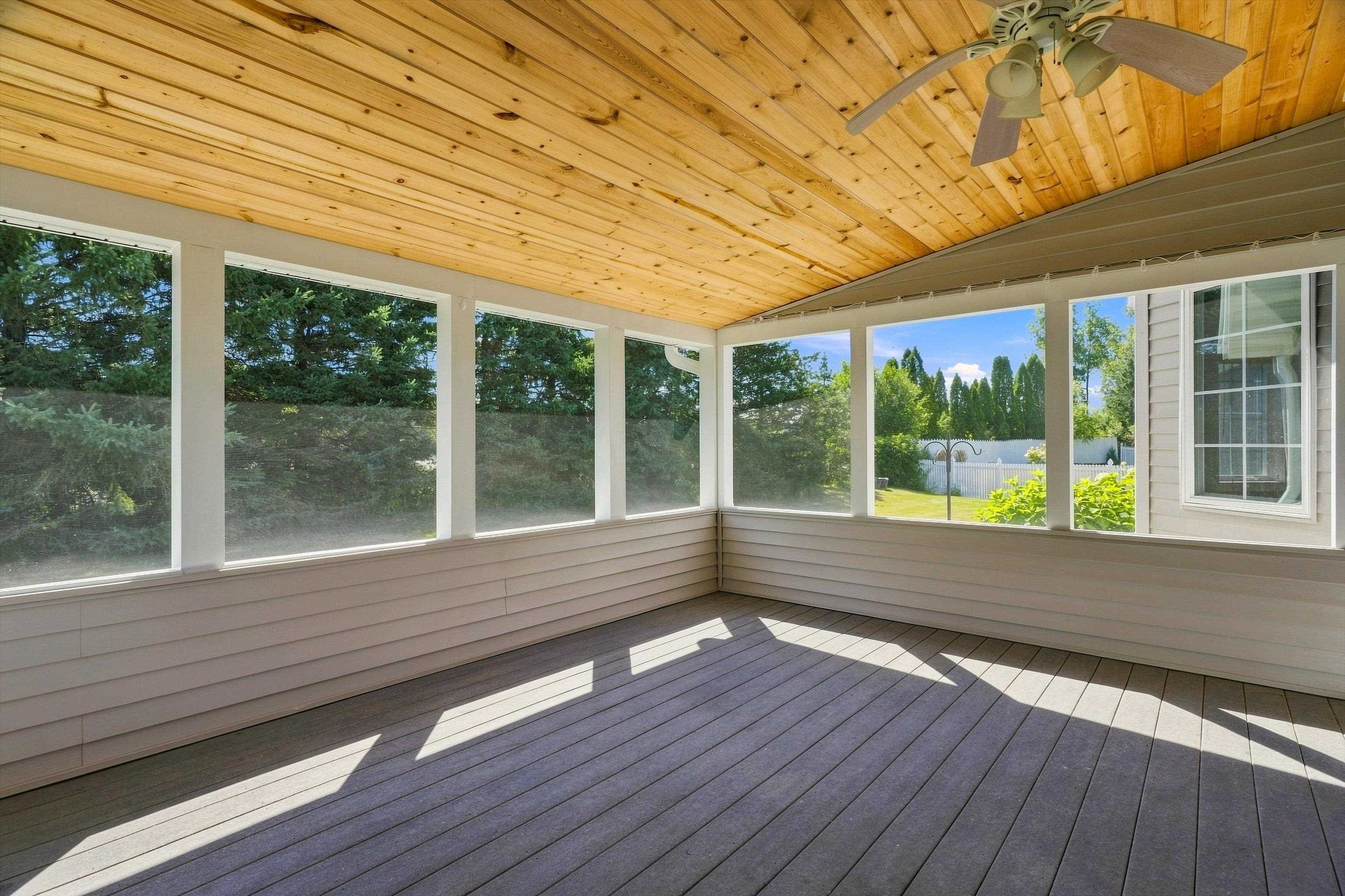 1109 S Locust Avenue Property Photo 41