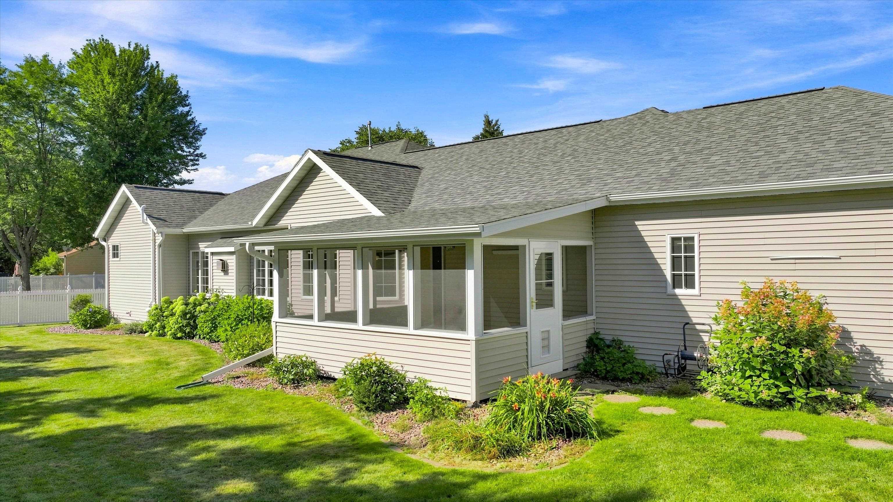 1109 S Locust Avenue Property Photo 42