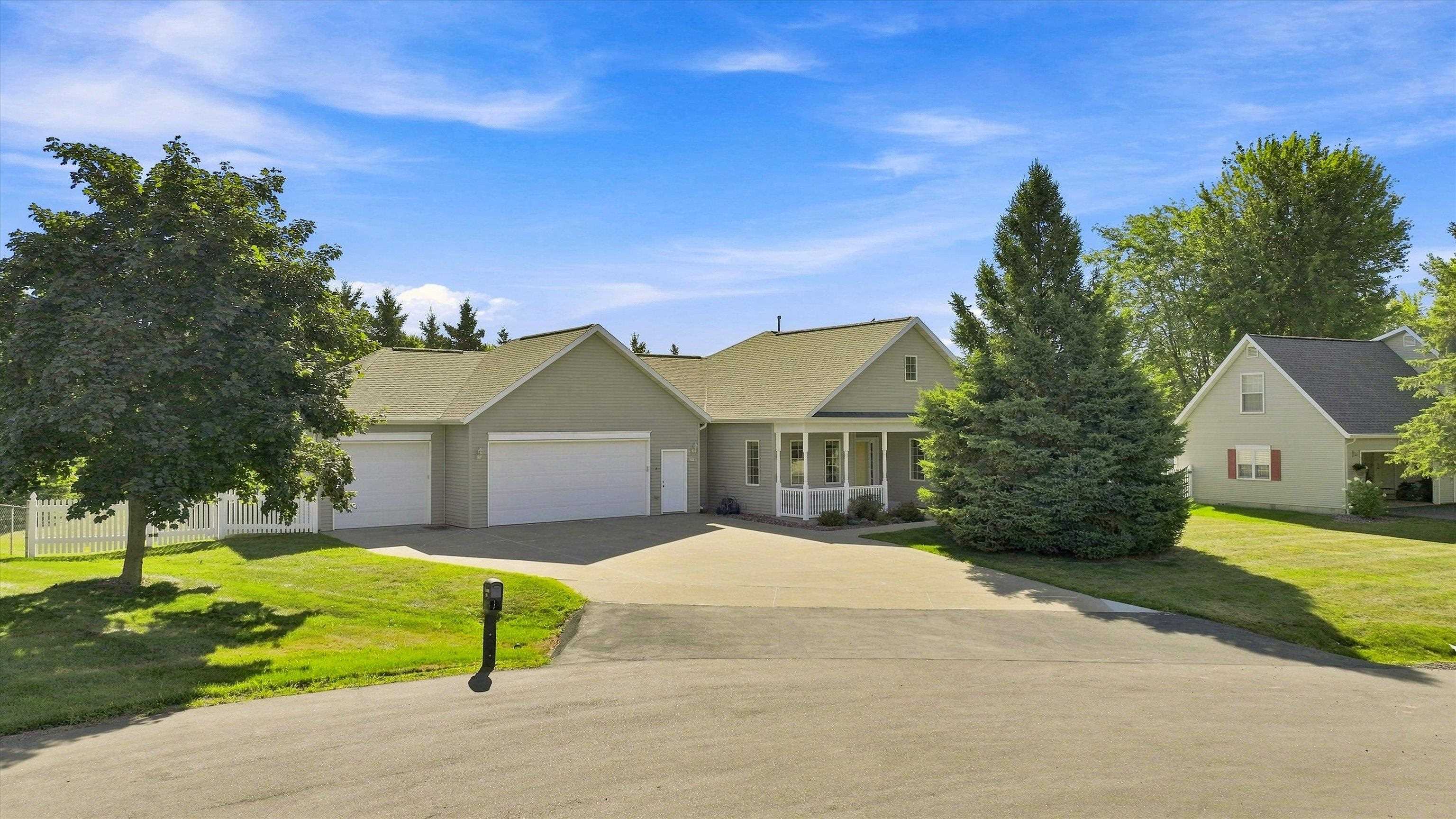 1109 S Locust Avenue Property Photo 46