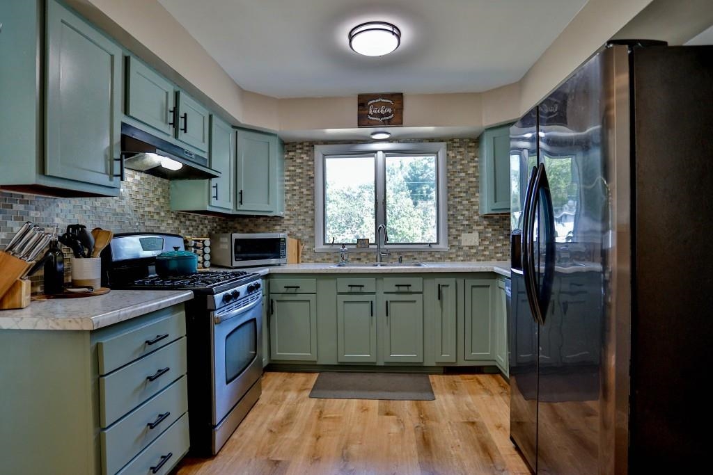 908 Greenhill Drive Property Photo 15