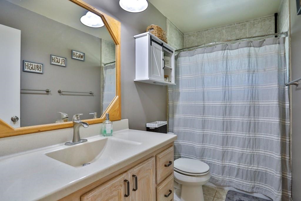 908 Greenhill Drive Property Photo 28