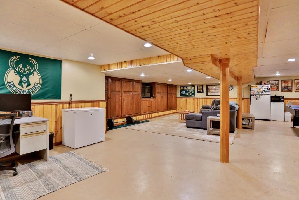 908 Greenhill Drive Property Photo 32