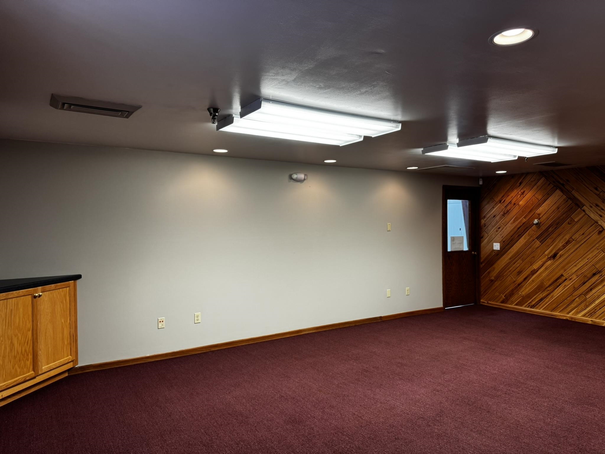 606 S Division Street Property Photo 12