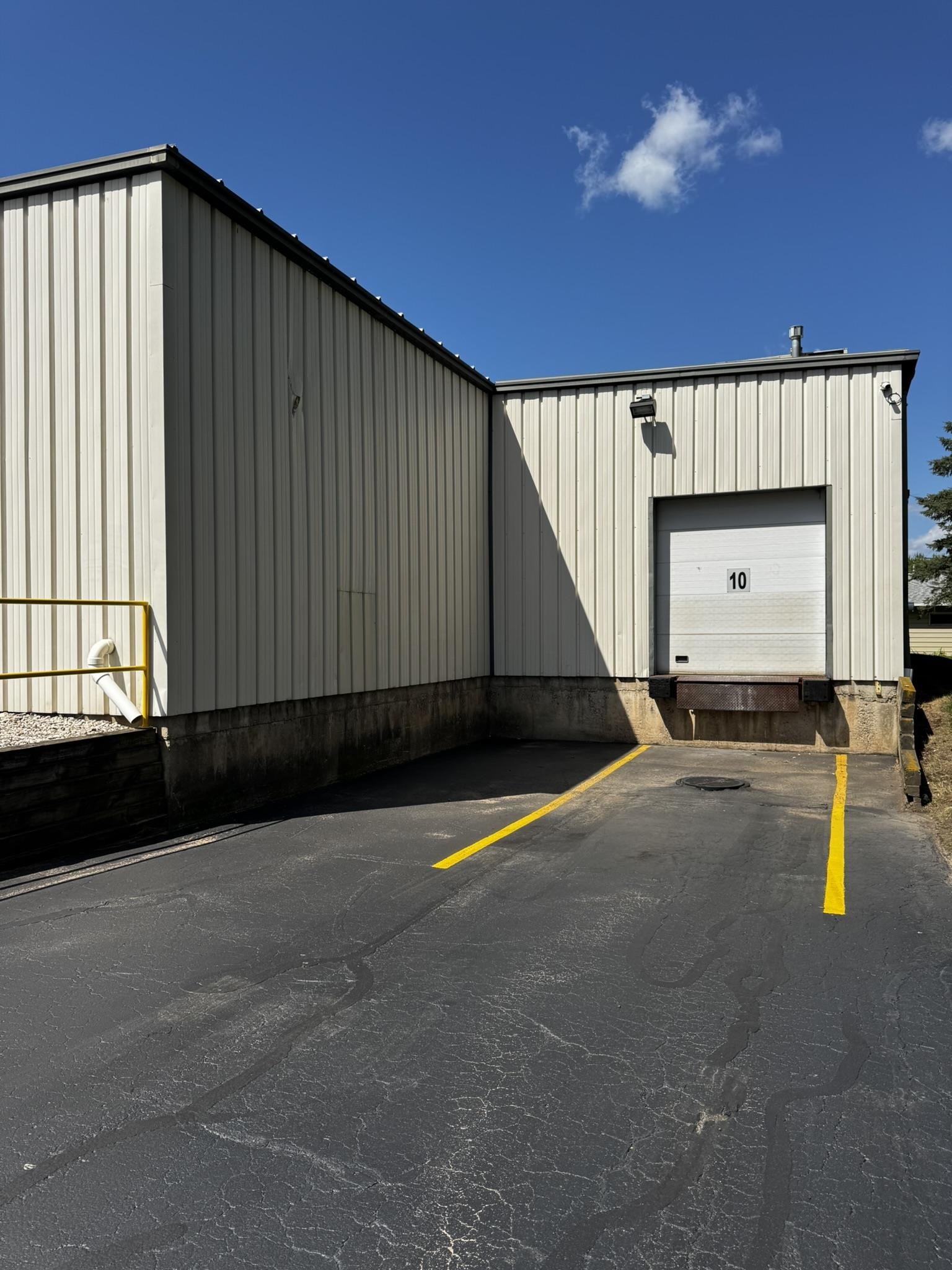606 S Division Street Property Photo 14