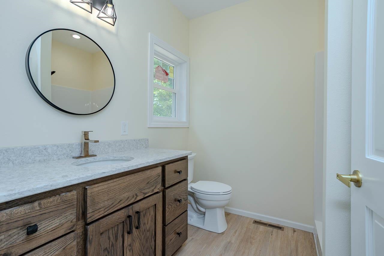 2805 Barclay Way Property Photo 32