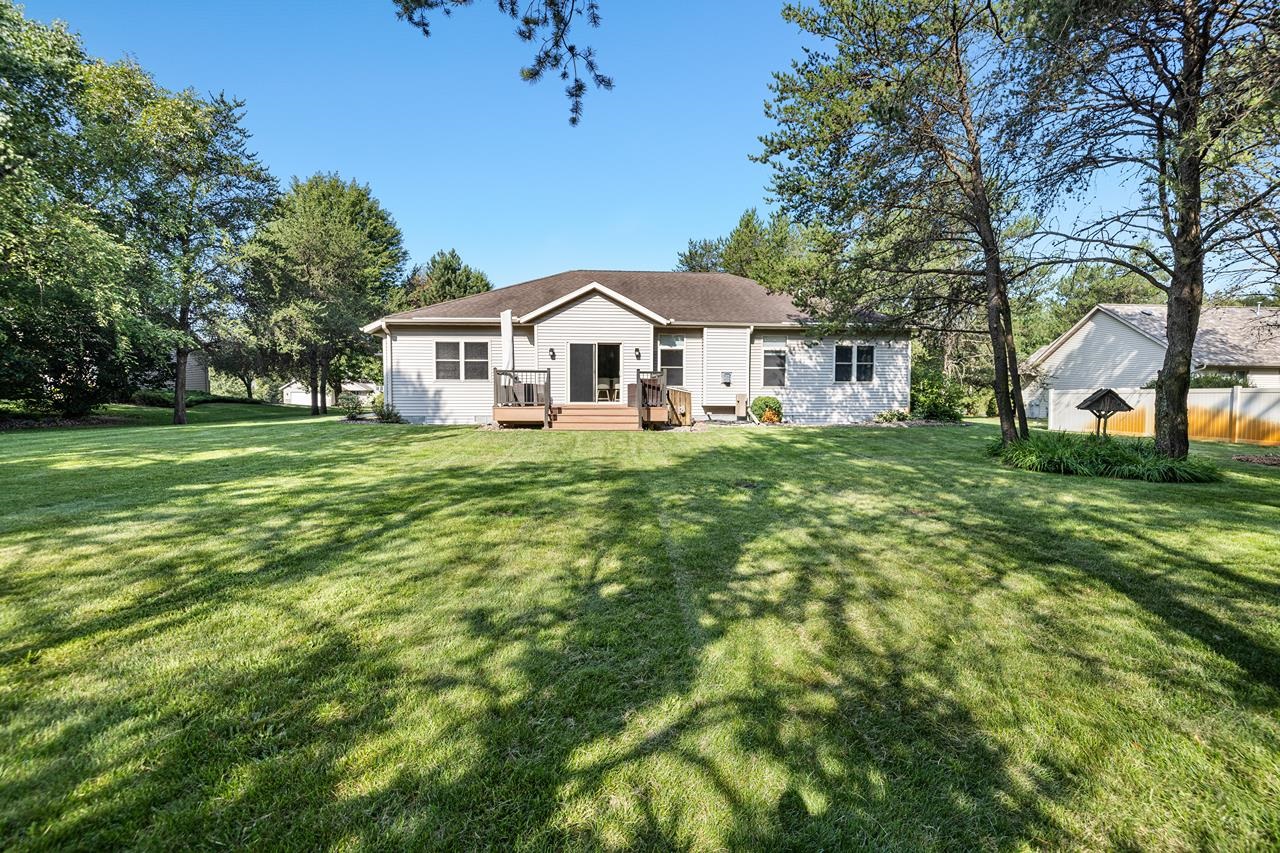2242 Meadow Drive Property Photo 4