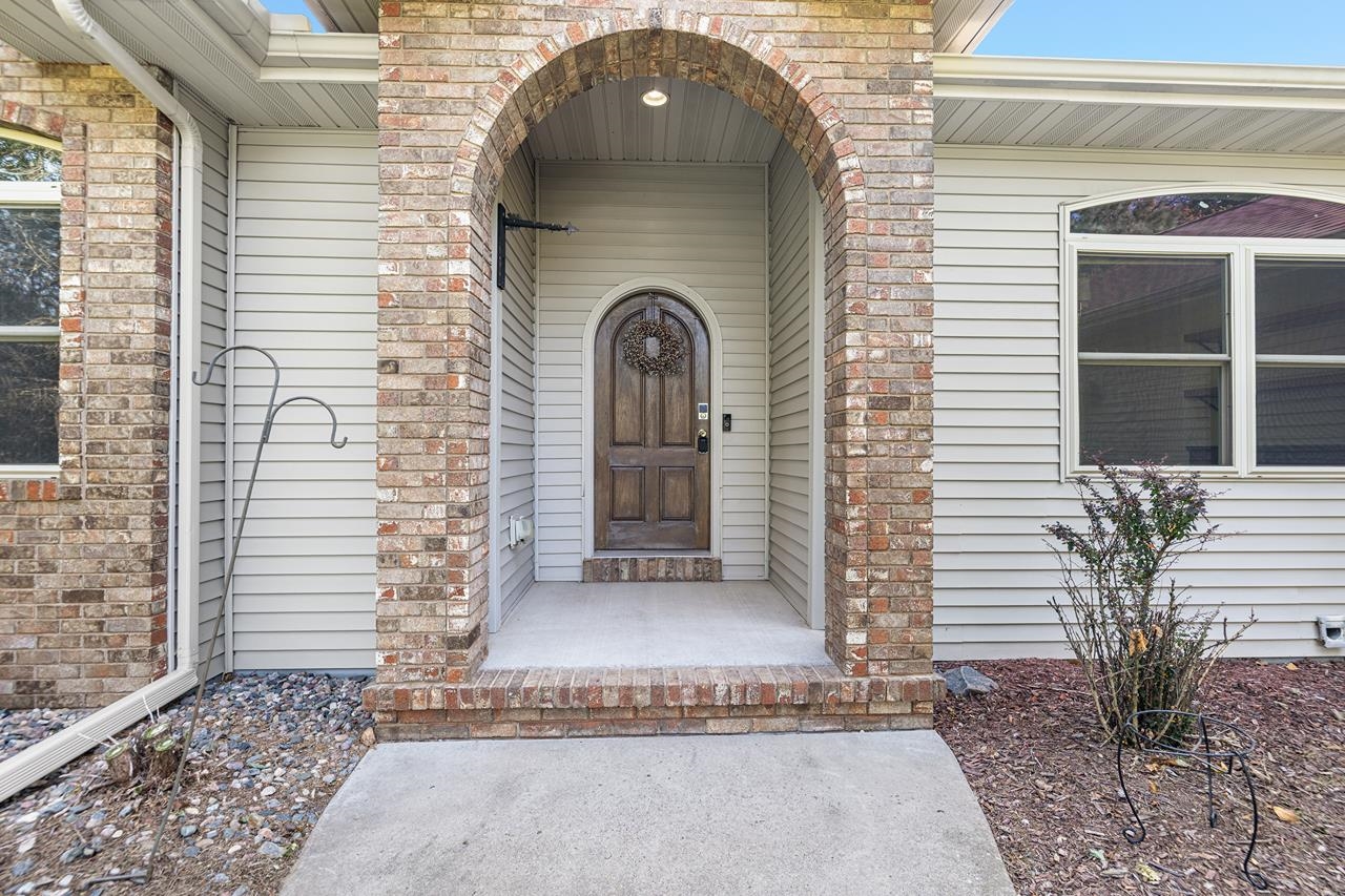 2242 Meadow Drive Property Photo 7