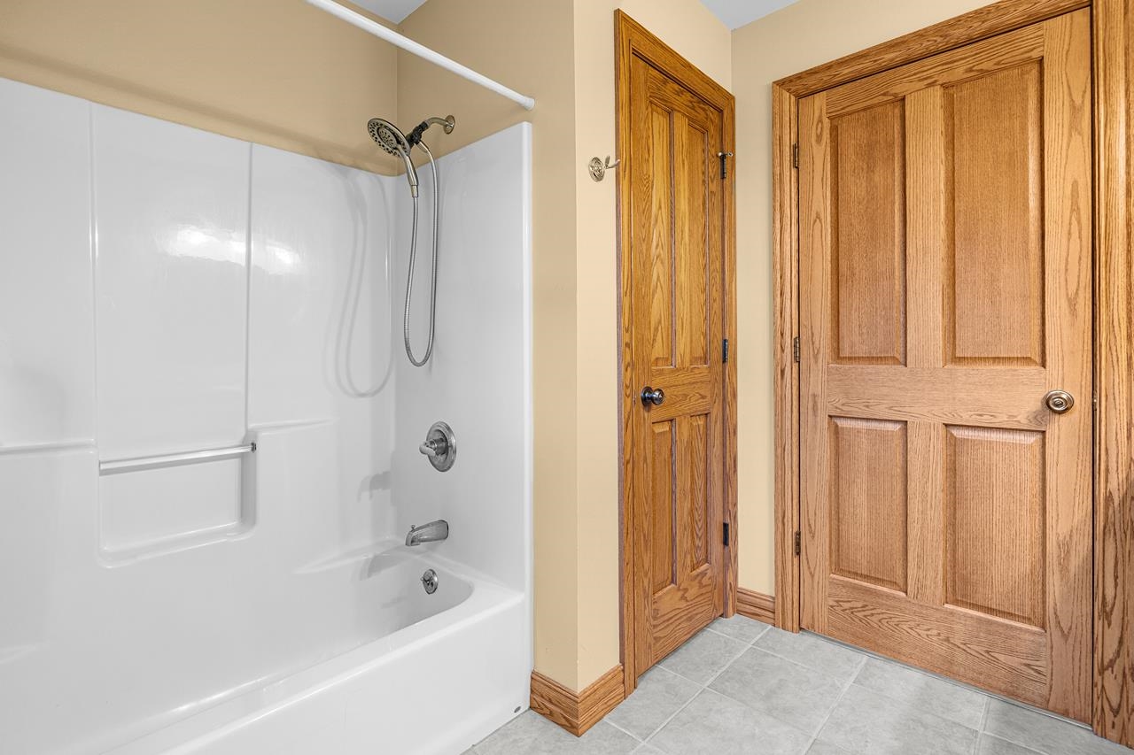 2242 Meadow Drive Property Photo 35