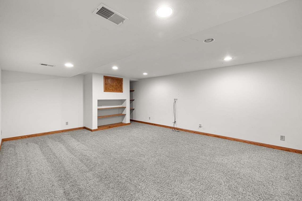 2242 Meadow Drive Property Photo 46