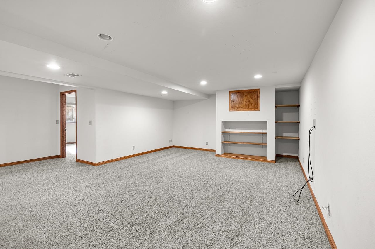 2242 Meadow Drive Property Photo 48