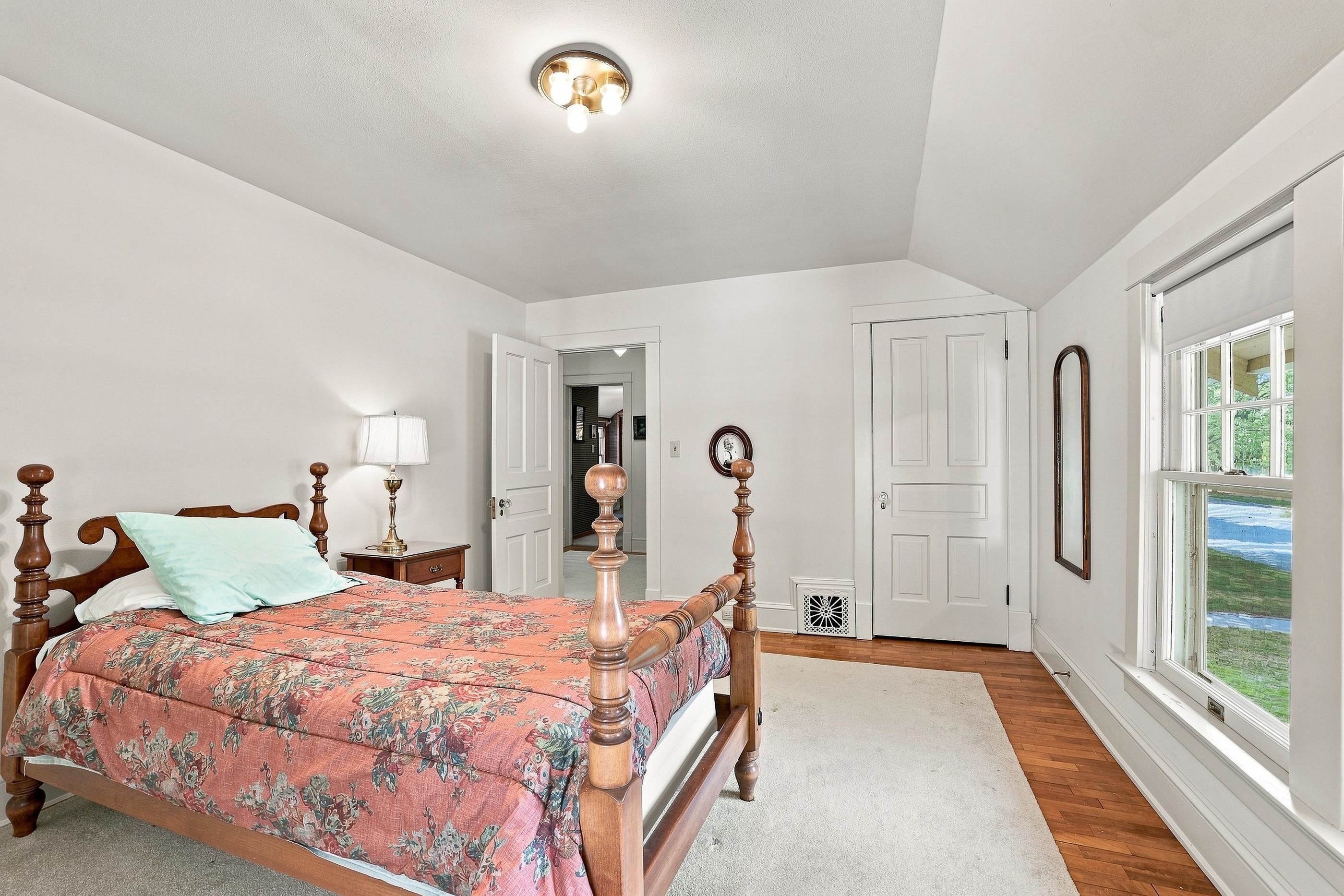 431 Witter Street Property Photo 36