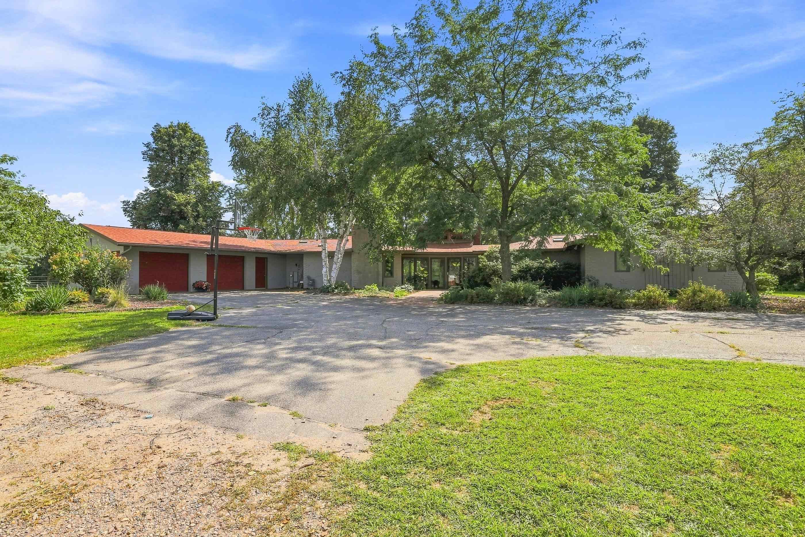 6900 Red Fox Trail Property Photo 3