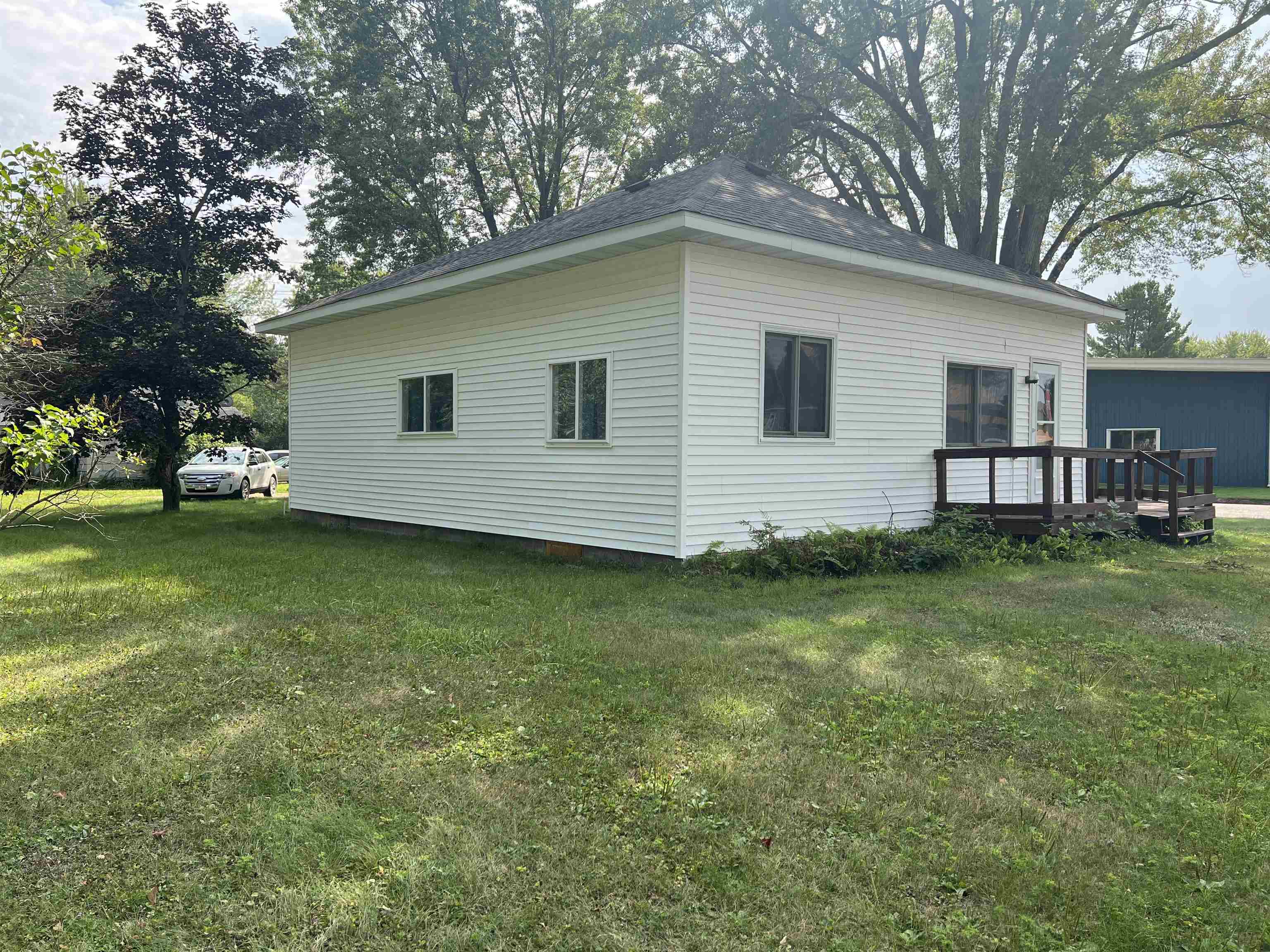 507 E 3rd Street Property Photo 6