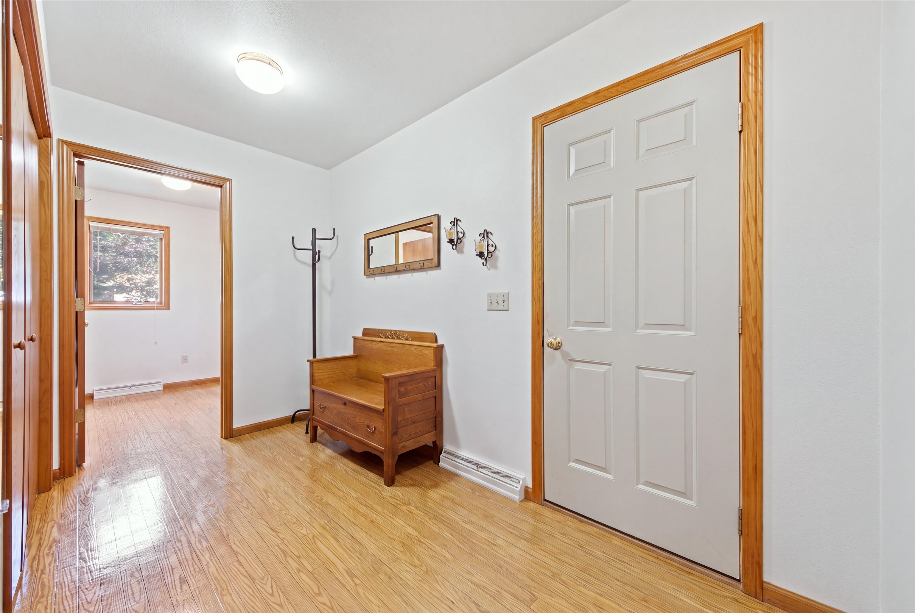 8996 Lincoln Avenue Property Photo 7