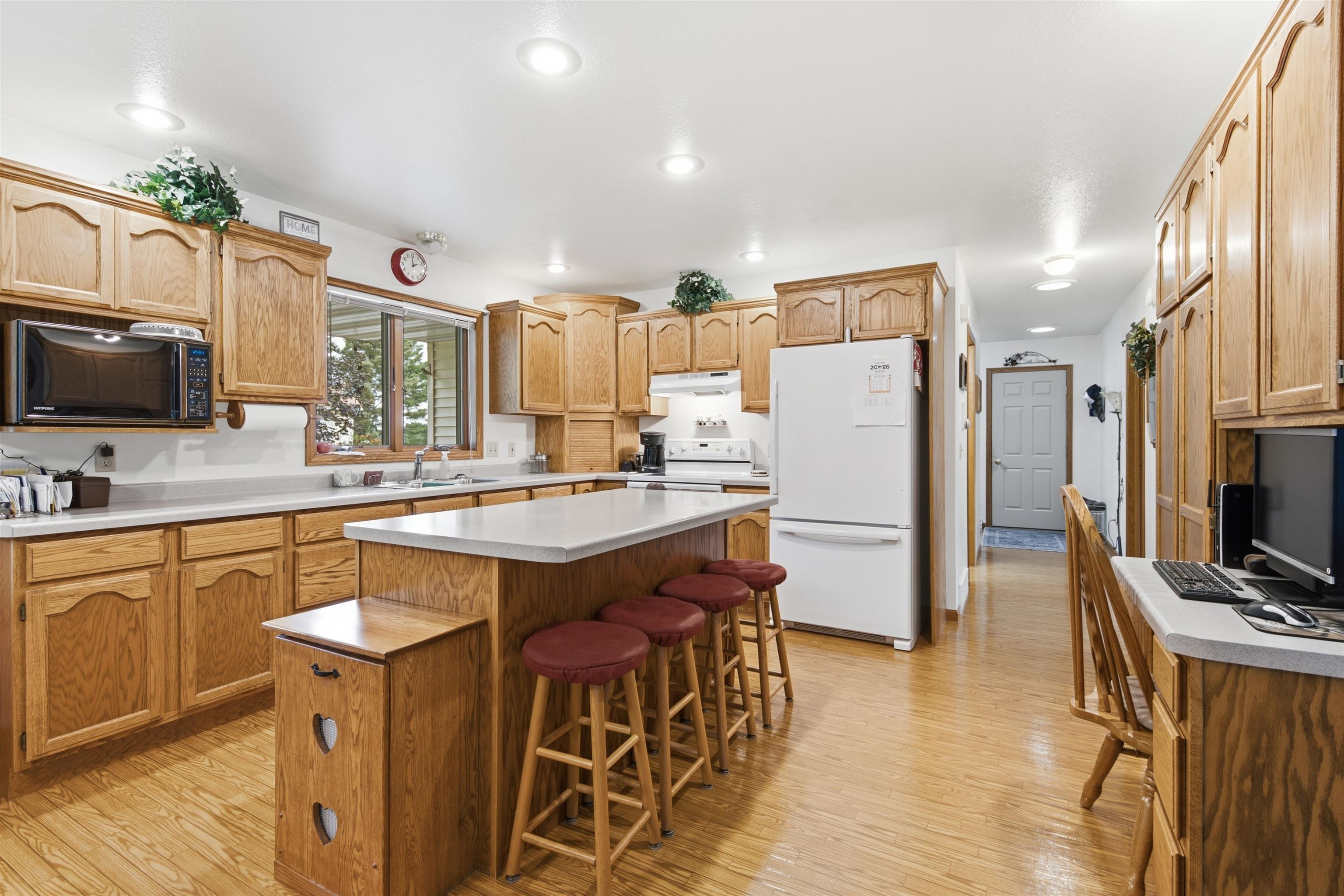 8996 Lincoln Avenue Property Photo 16