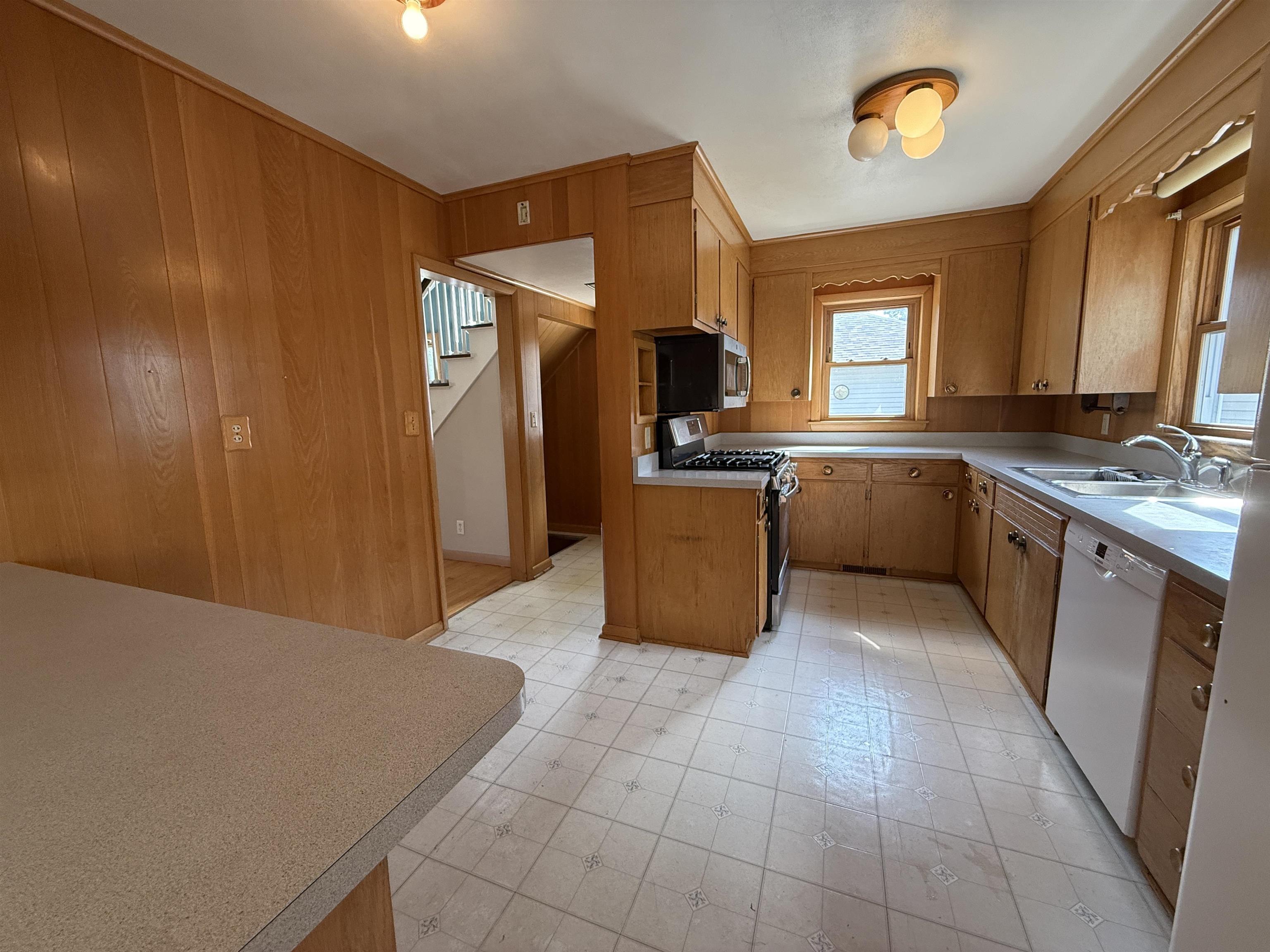 515 Norton Street Property Photo 8