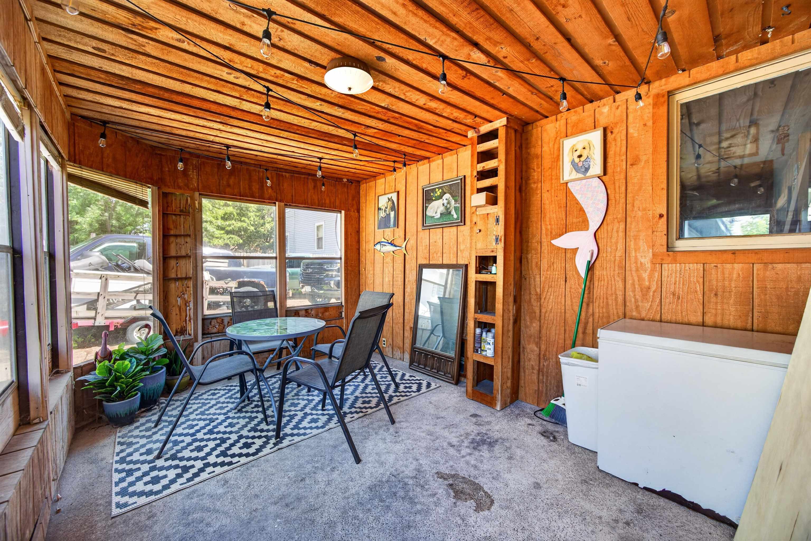 1916 Wyatt Avenue Property Photo 6