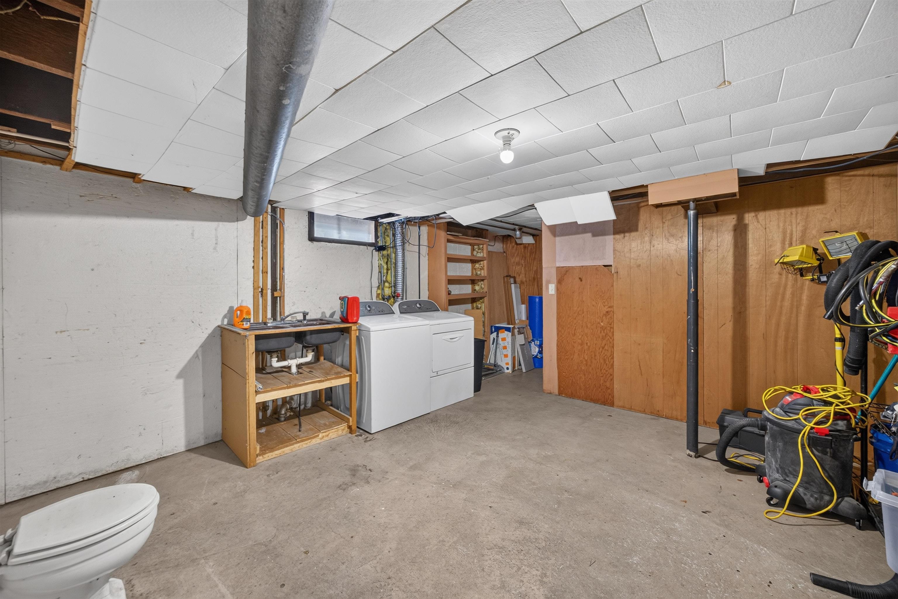 1916 Wyatt Avenue Property Photo 22