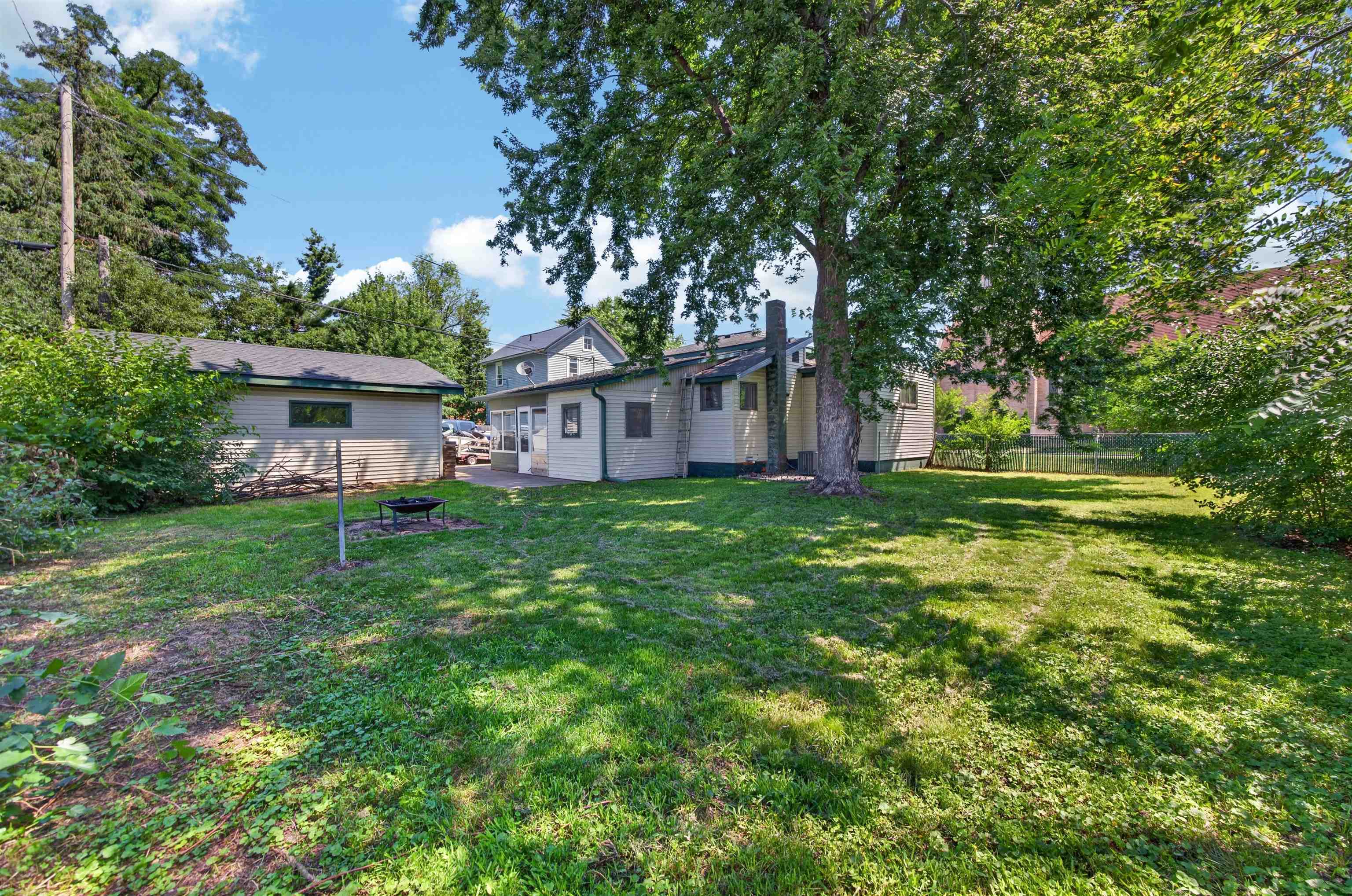 1916 Wyatt Avenue Property Photo 25