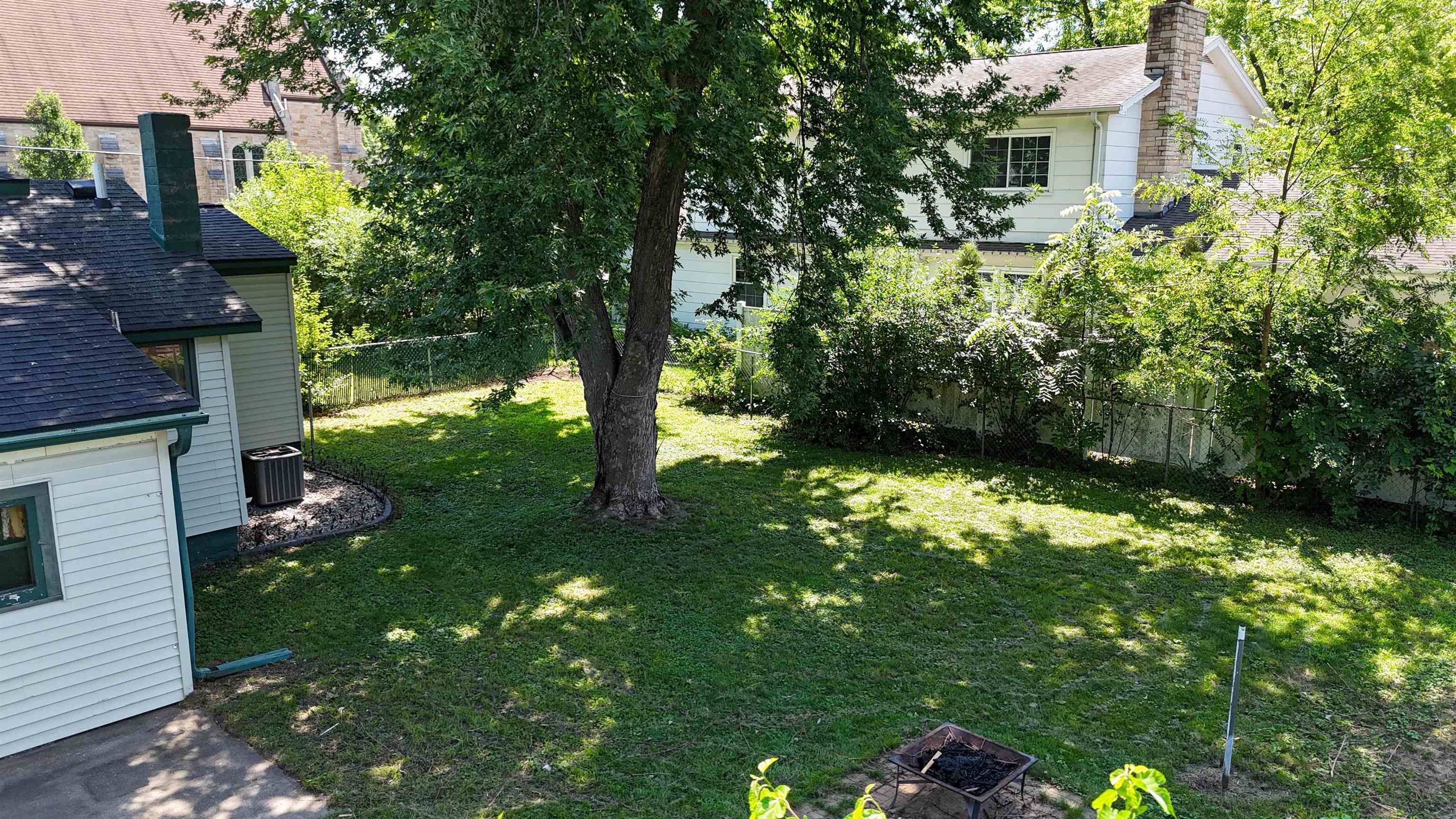 1916 Wyatt Avenue Property Photo 27