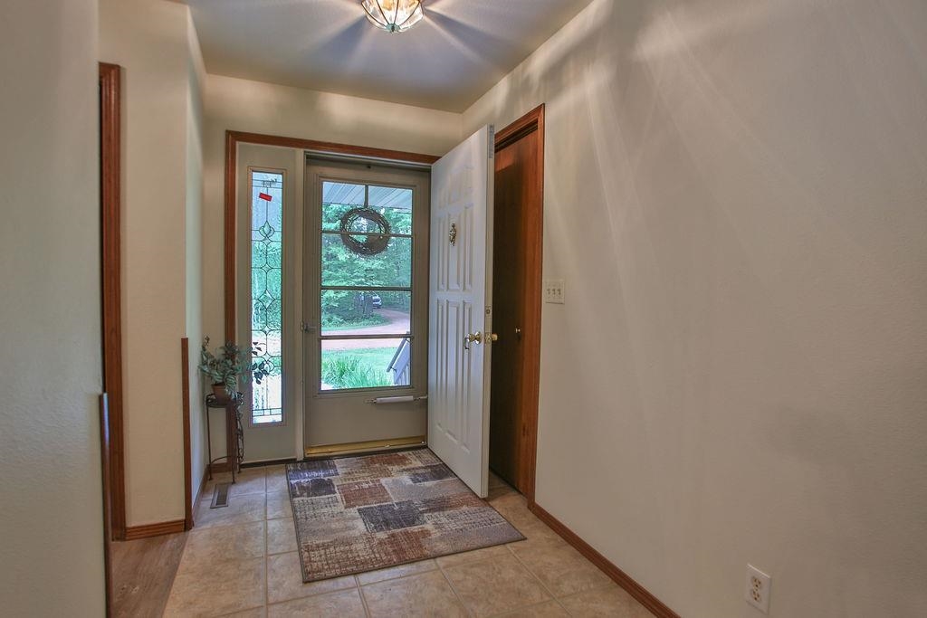 1073 Oak Road Property Photo 7