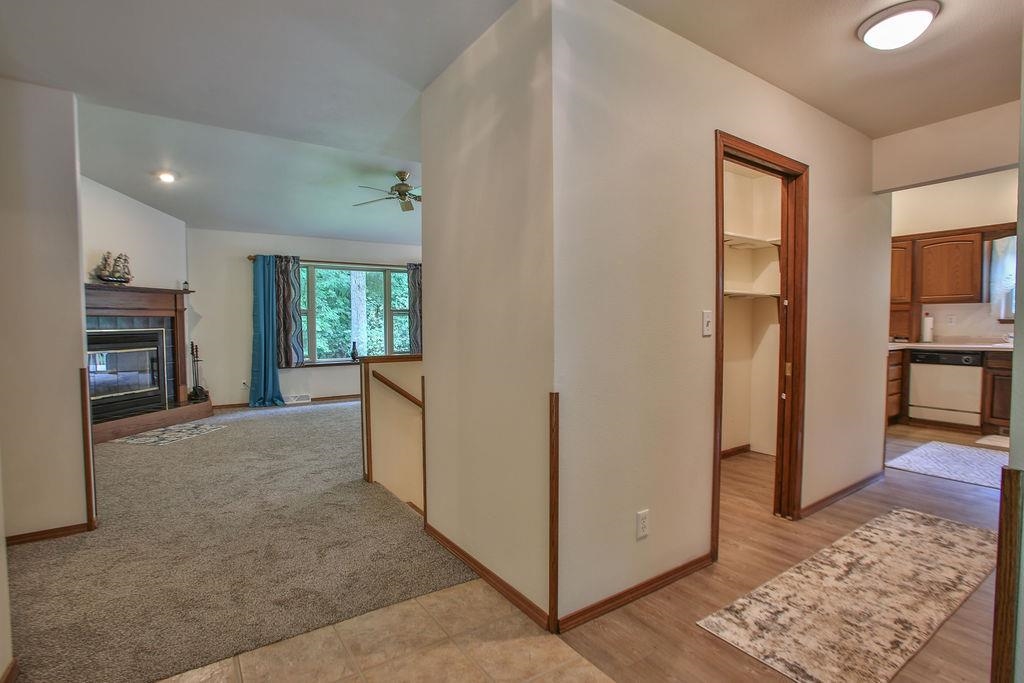 1073 Oak Road Property Photo 8