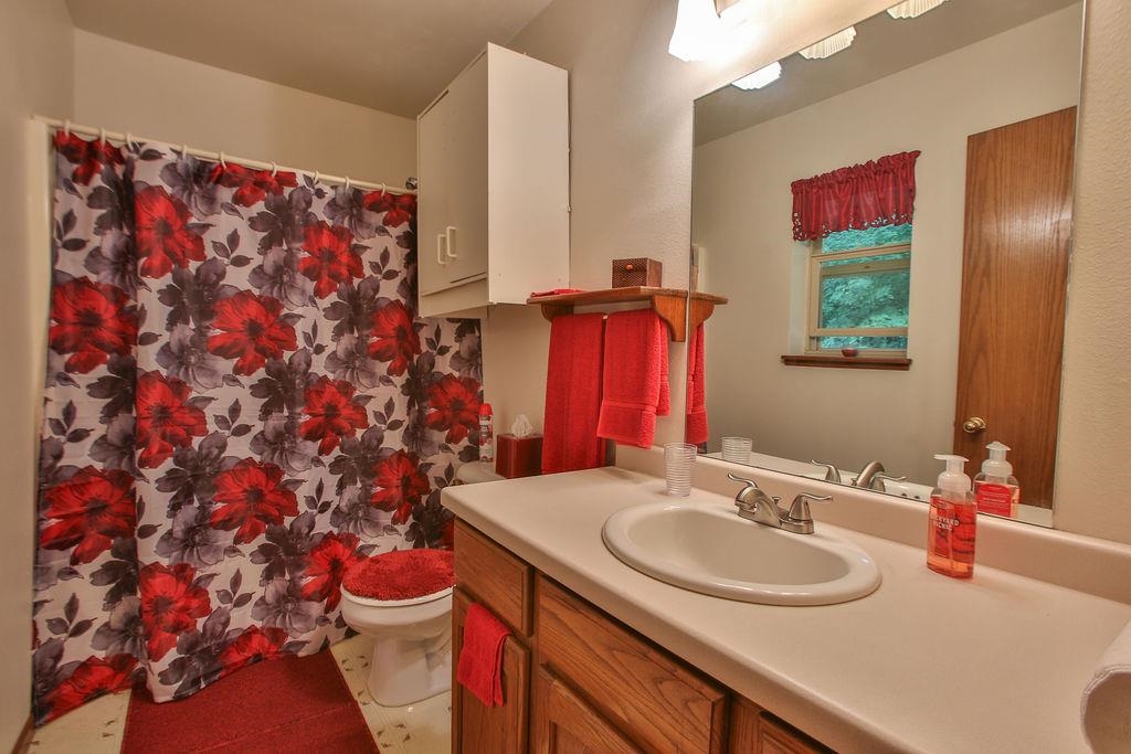 1073 Oak Road Property Photo 21