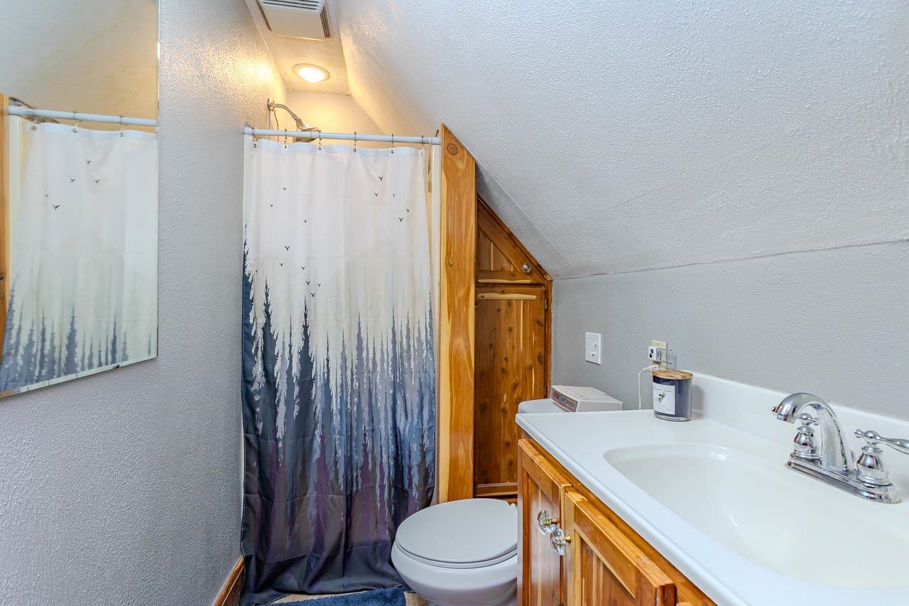 400 N Genesee Street Property Photo 18