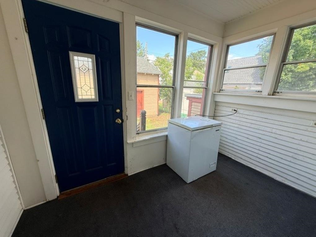 640 S 4th Avenue Property Photo 3