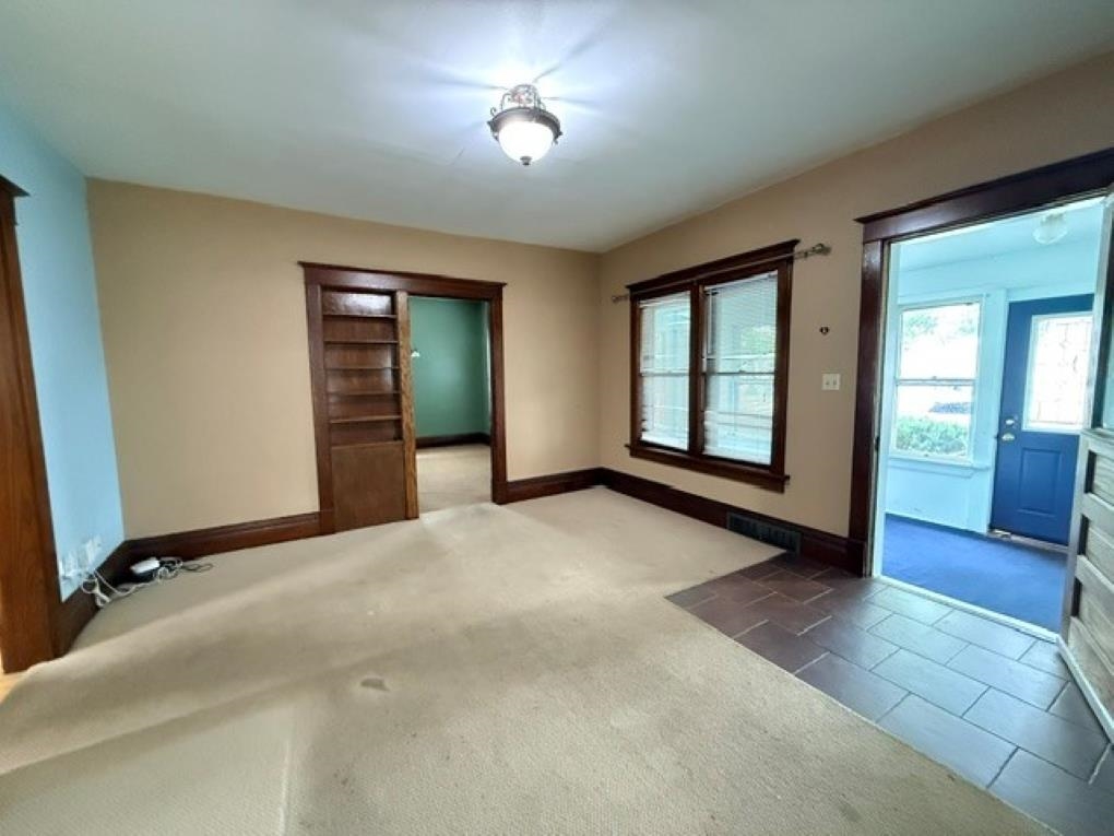 640 S 4th Avenue Property Photo 5