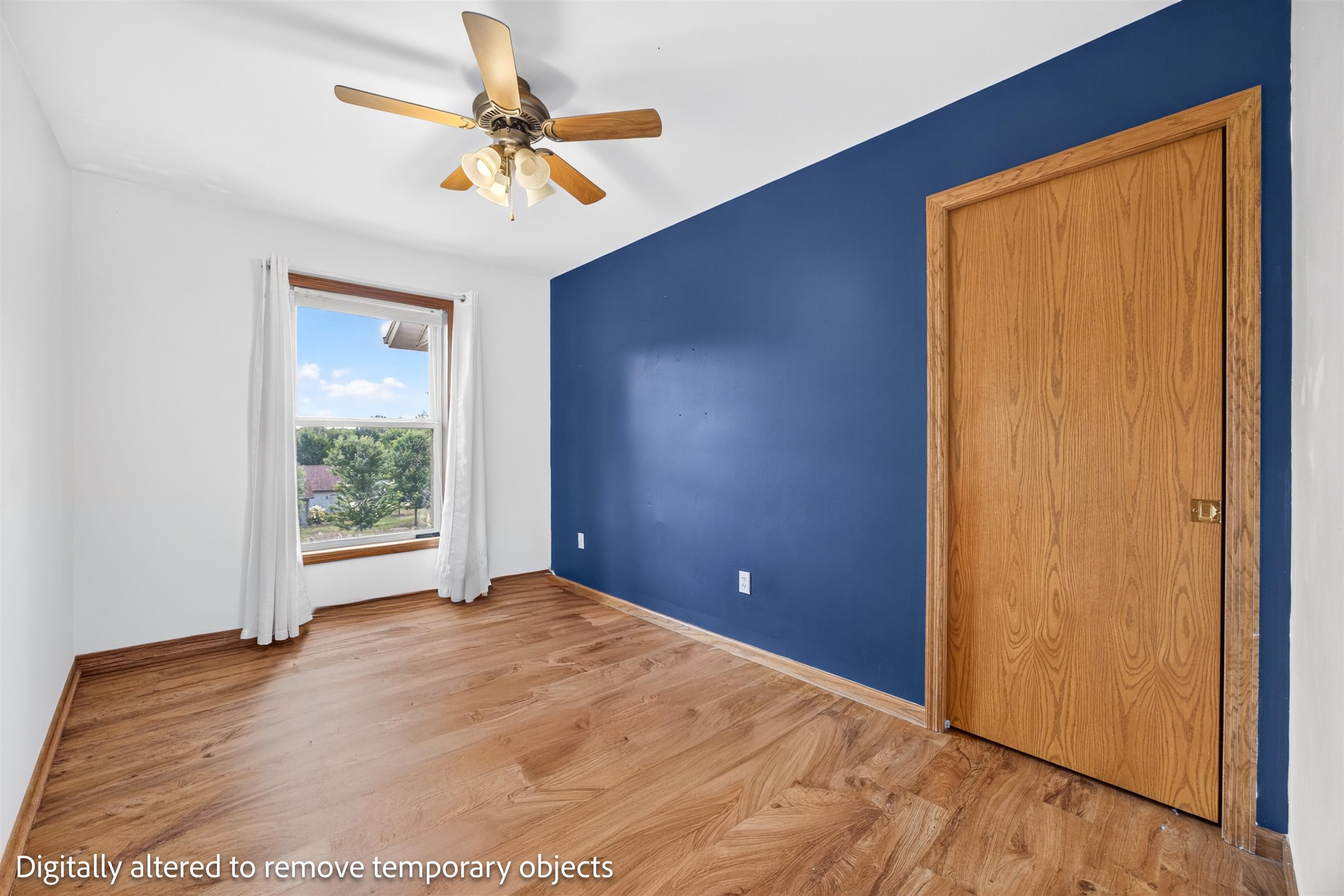 327 S 56th Avenue Property Photo 23