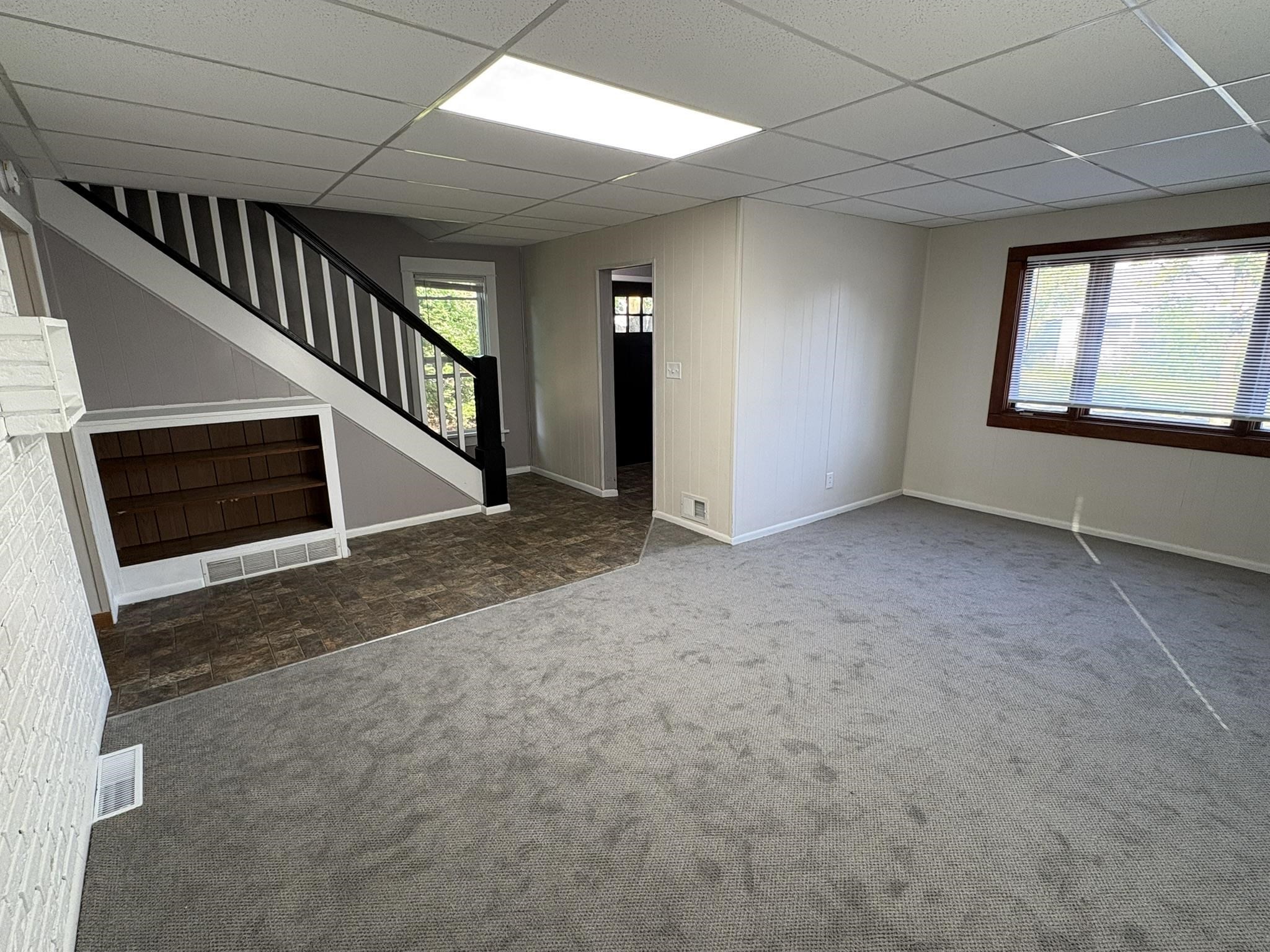 810 S Vine Avenue Property Photo 2