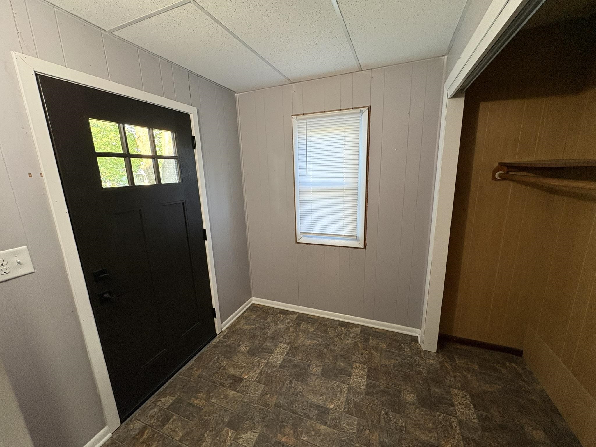 810 S Vine Avenue Property Photo 6