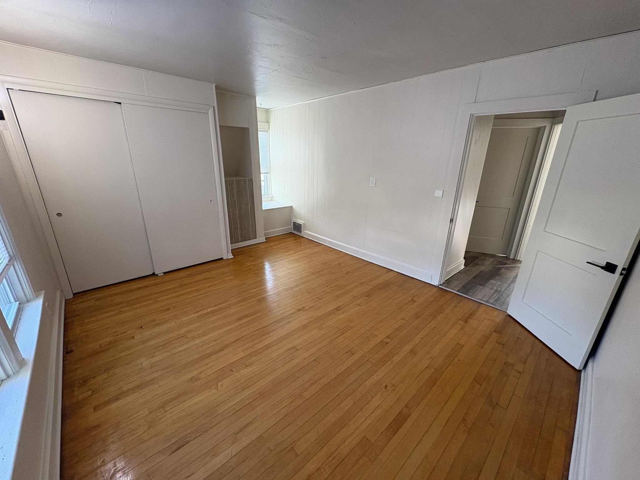 810 S Vine Avenue Property Photo 15