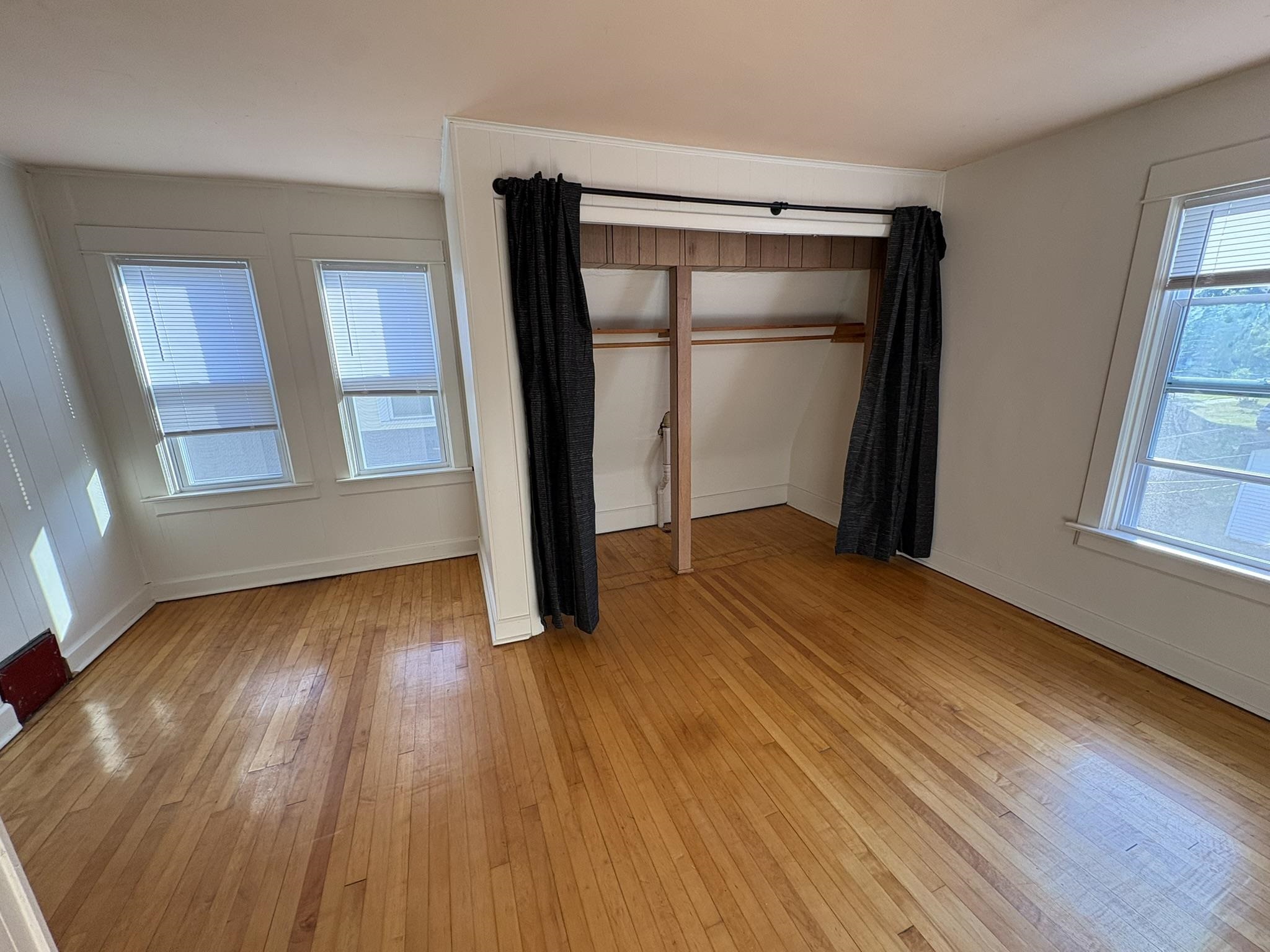 810 S Vine Avenue Property Photo 19