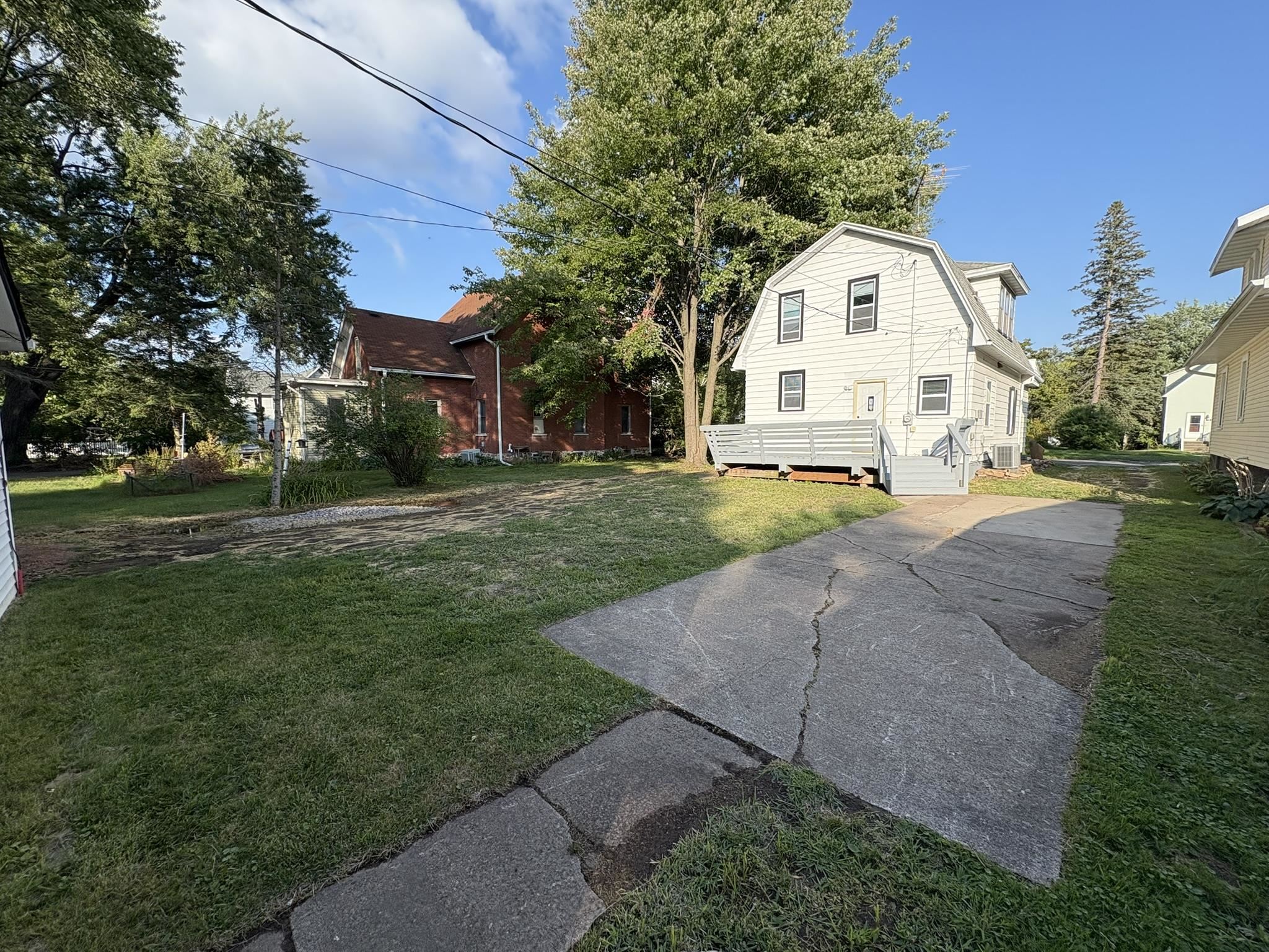 810 S Vine Avenue Property Photo 25