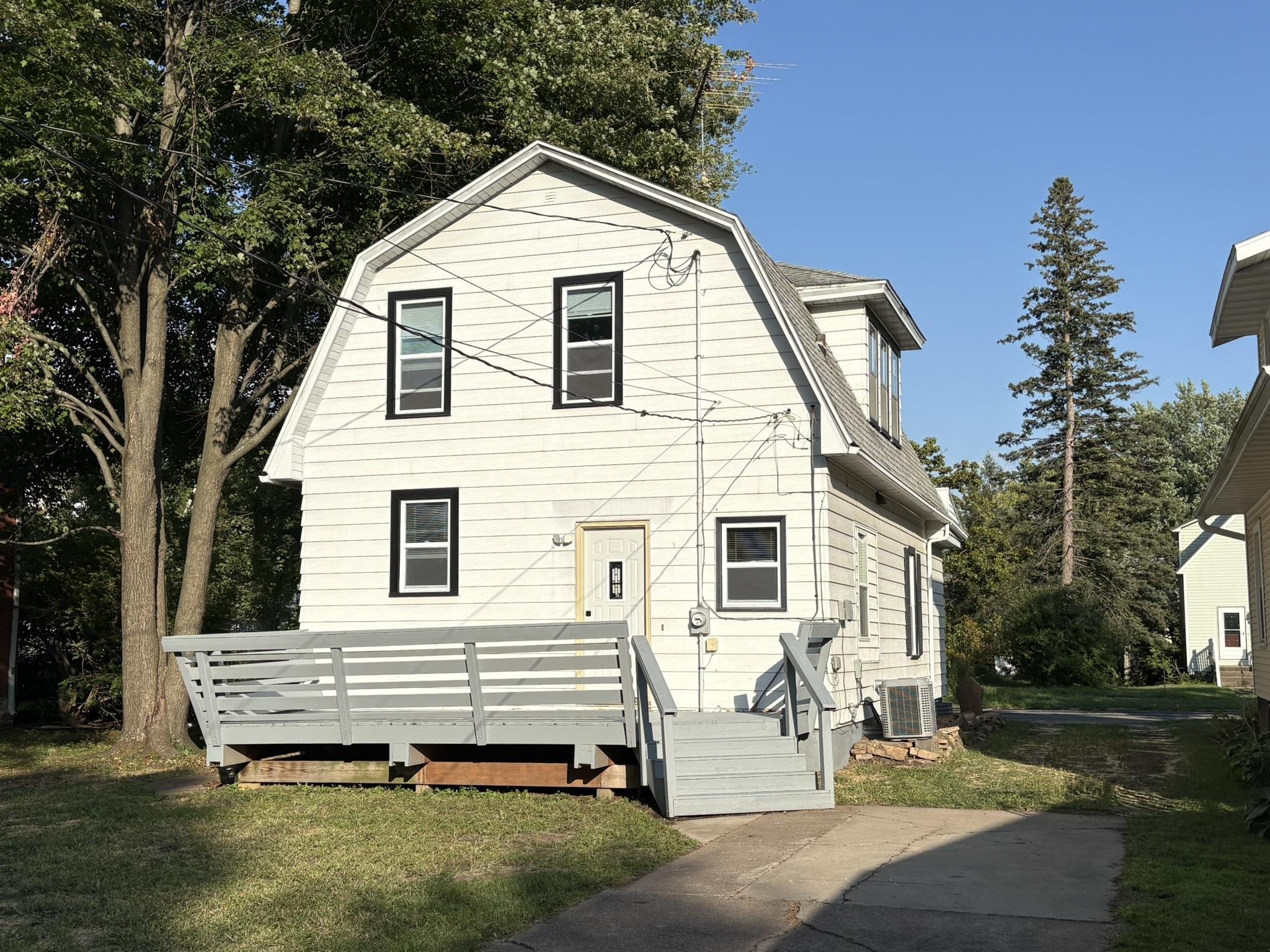 810 S Vine Avenue Property Photo 26
