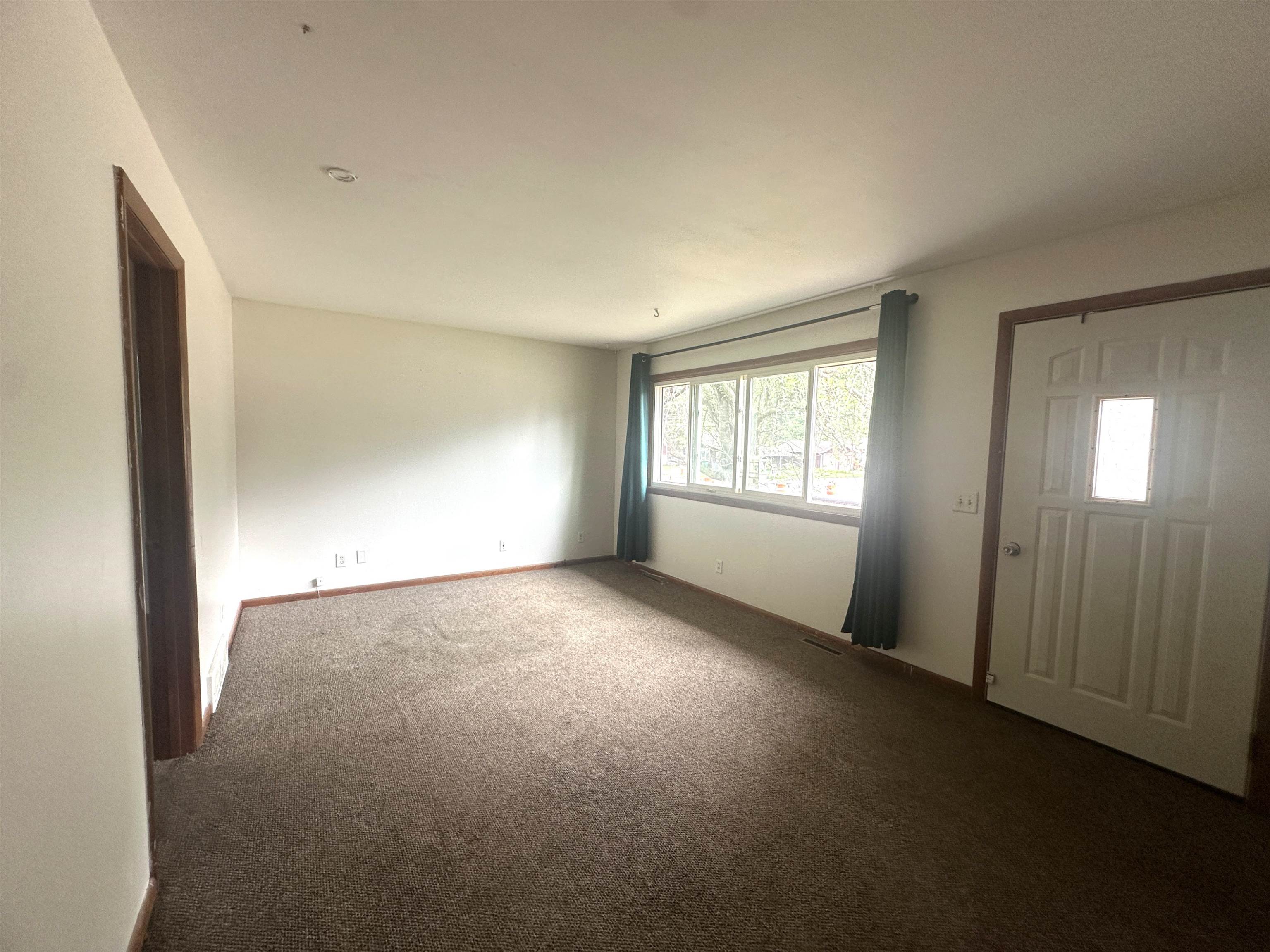 2410 Gaynor Avenue Property Photo 2