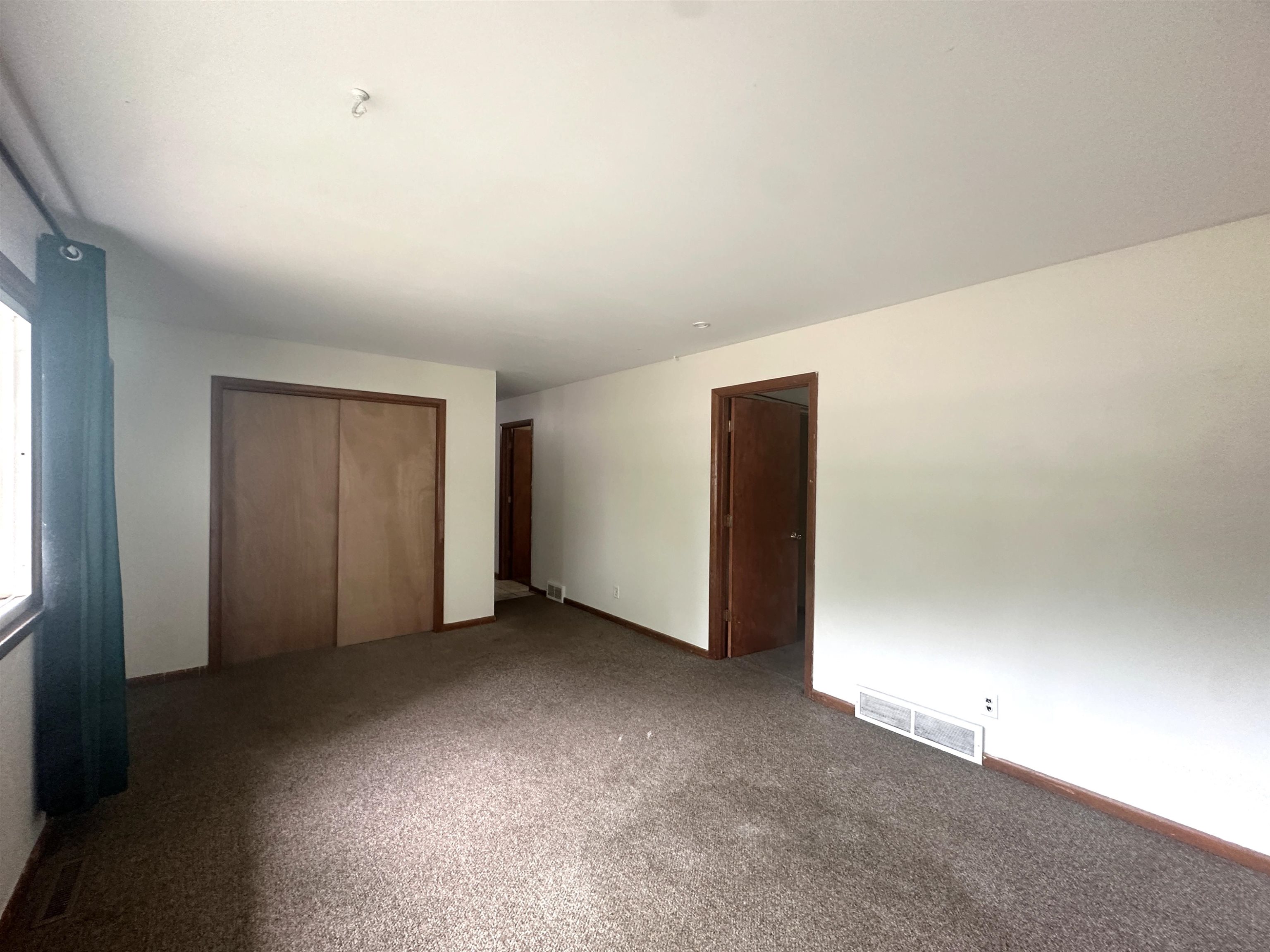 2410 Gaynor Avenue Property Photo 3
