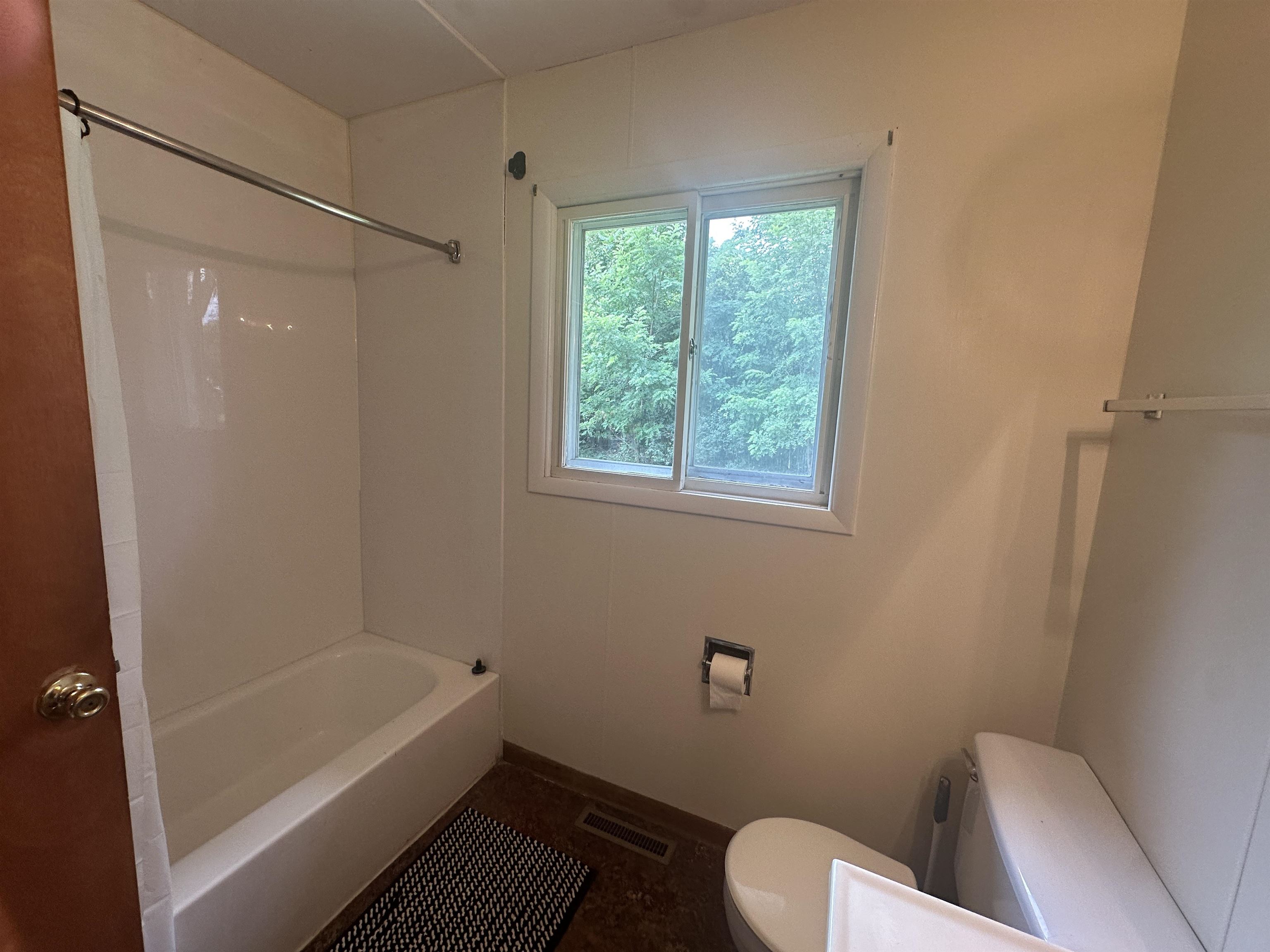 2410 Gaynor Avenue Property Photo 9