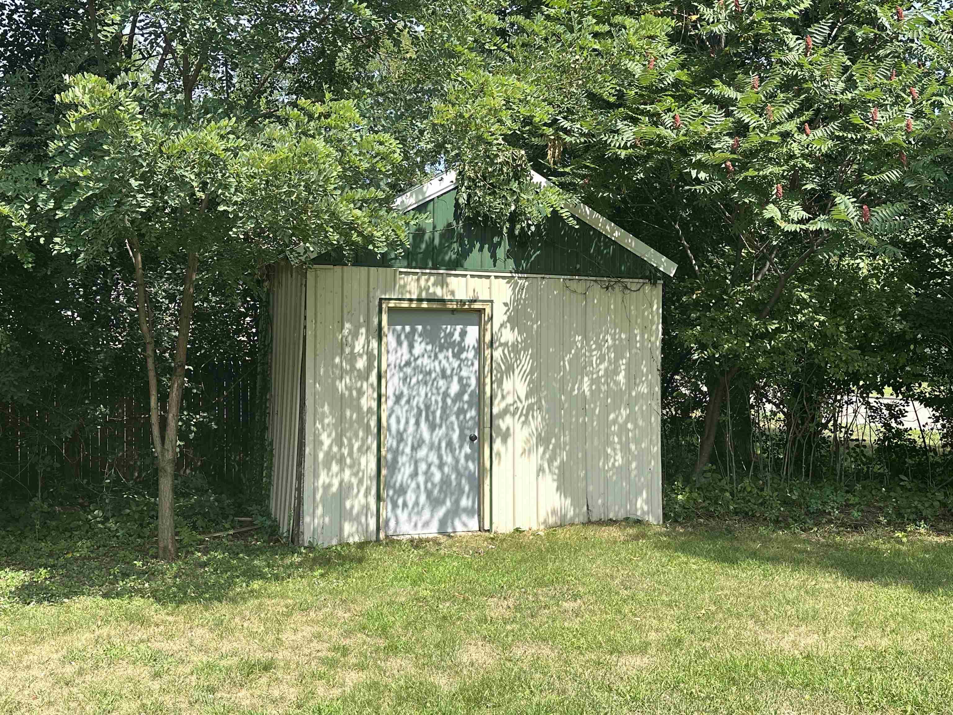 2410 Gaynor Avenue Property Photo 22