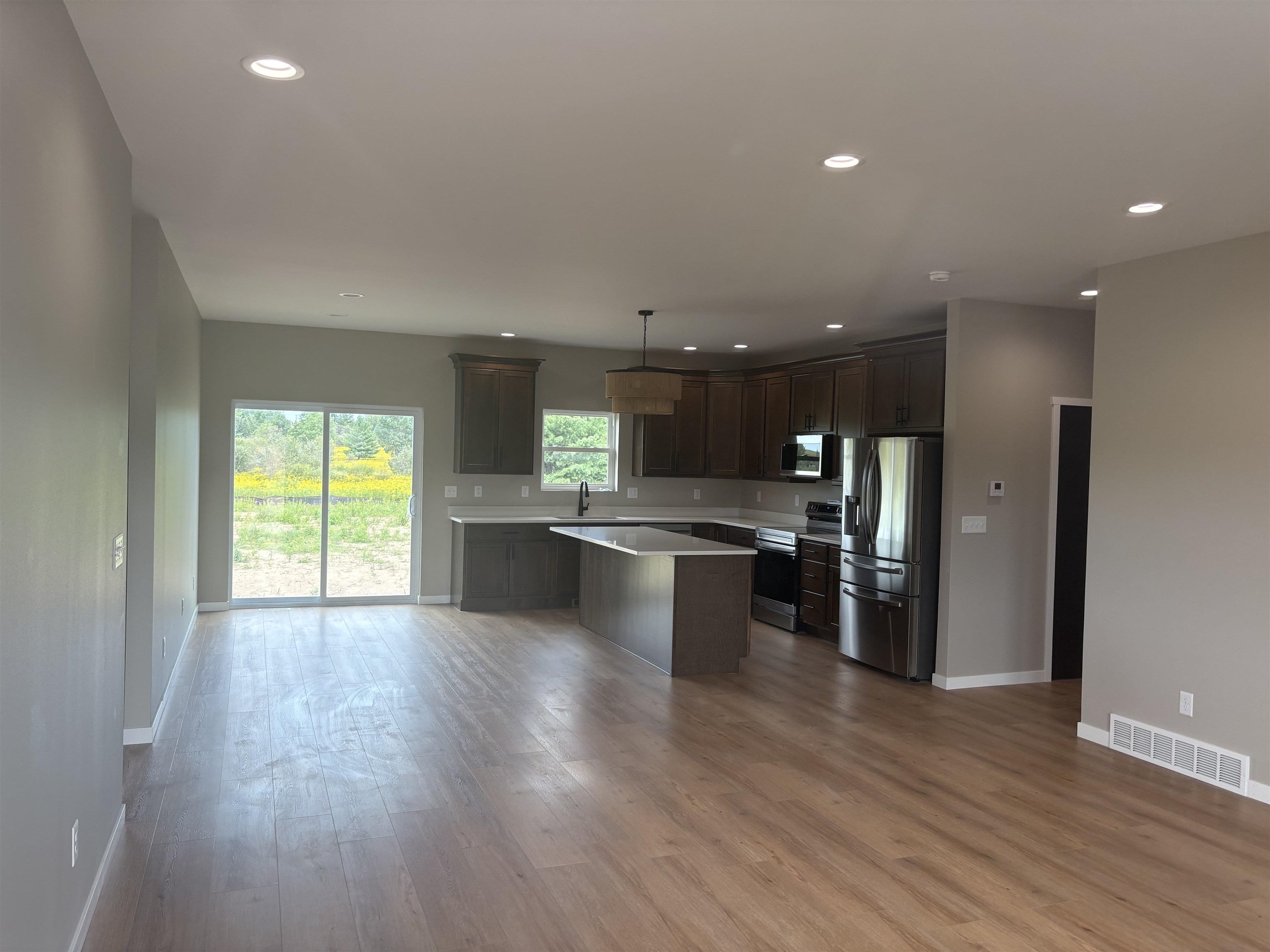 721 Pep's Drive Property Photo 3