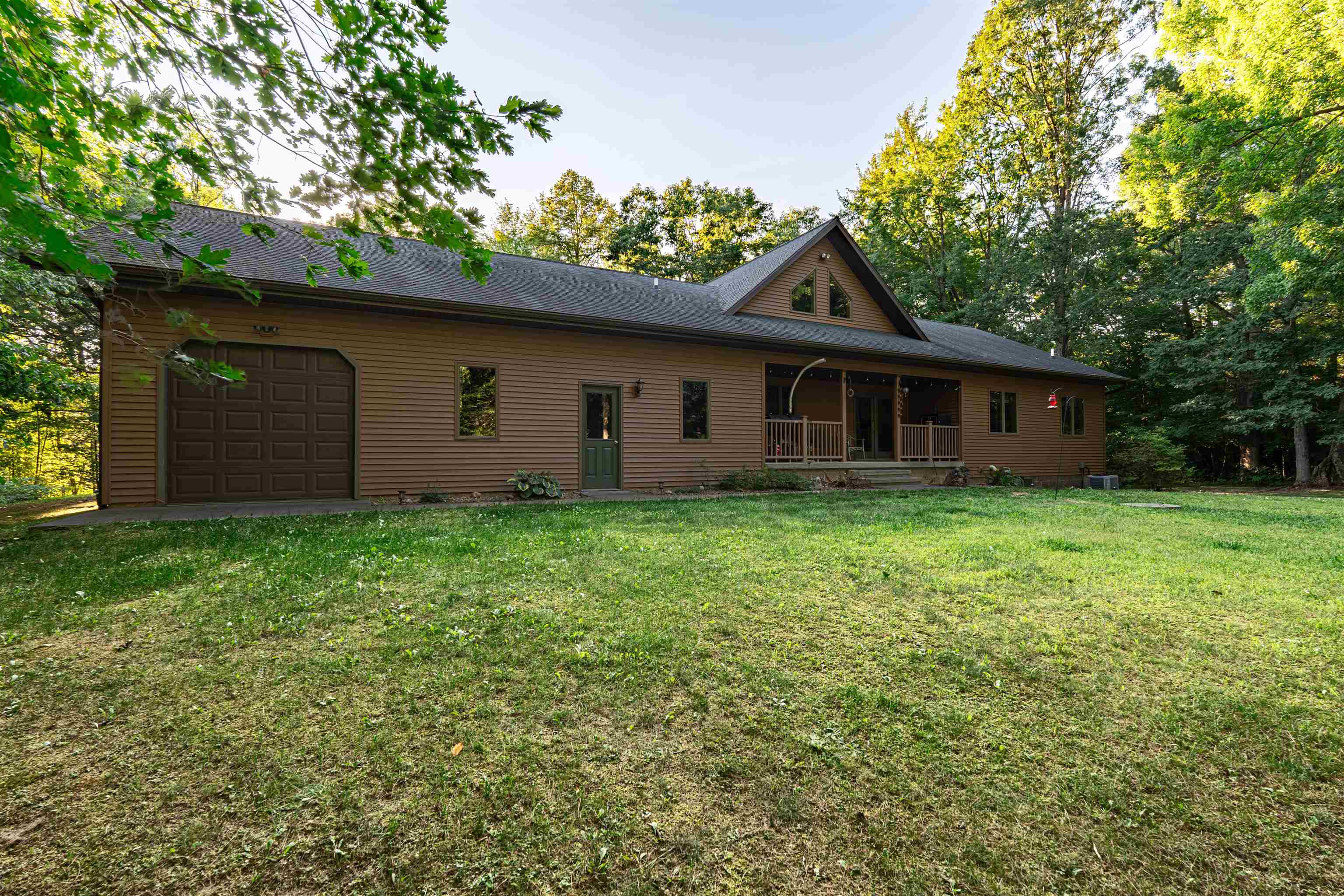 203739 Yellow Birch Road Property Photo 7