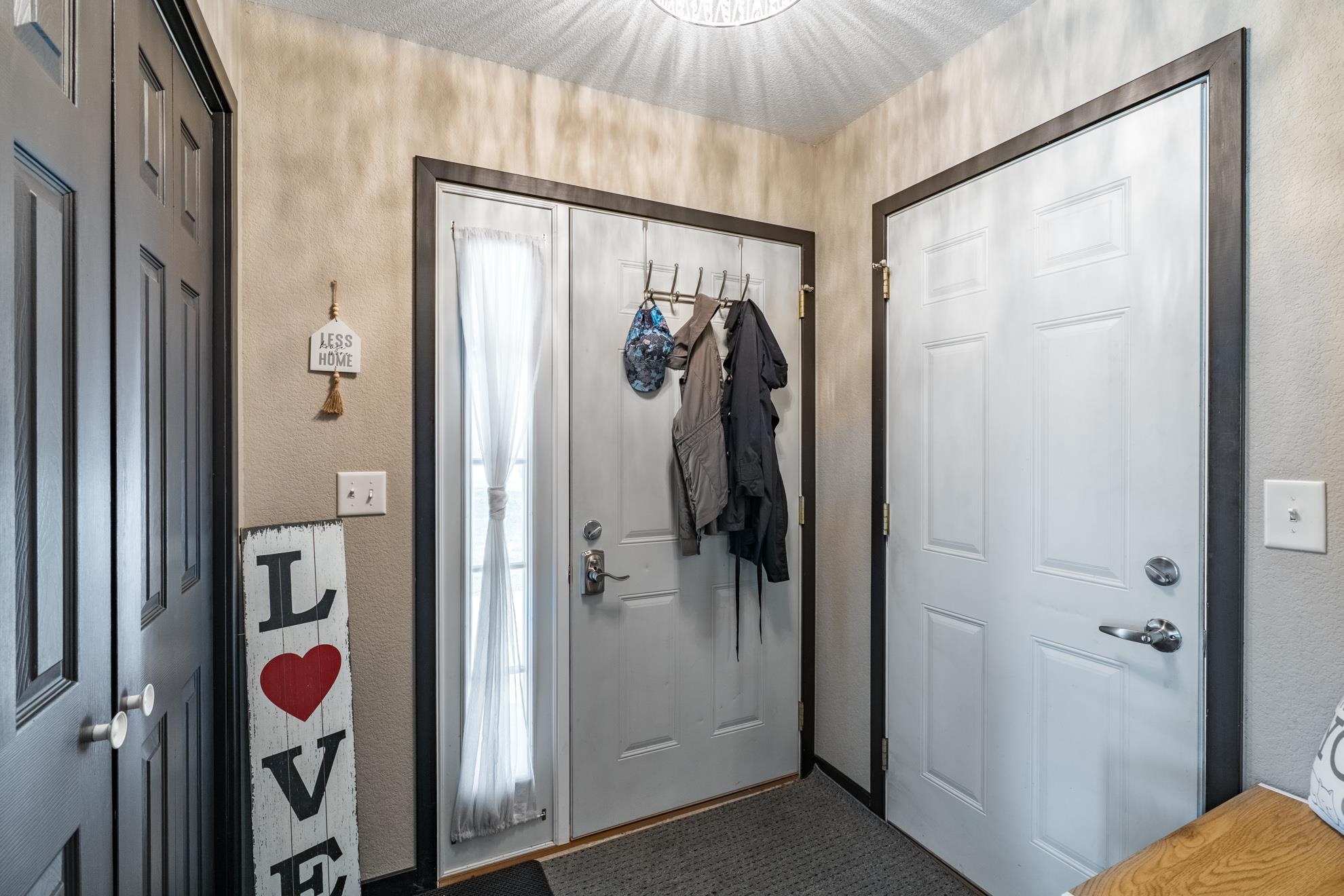 7235 Whitespire Road Property Photo 6