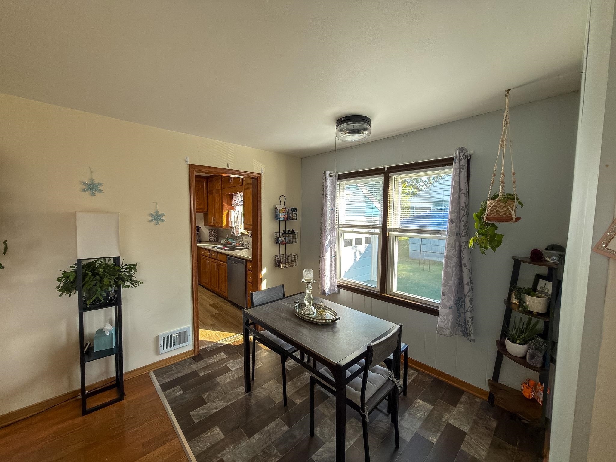 607 Johnson Street Property Photo 7
