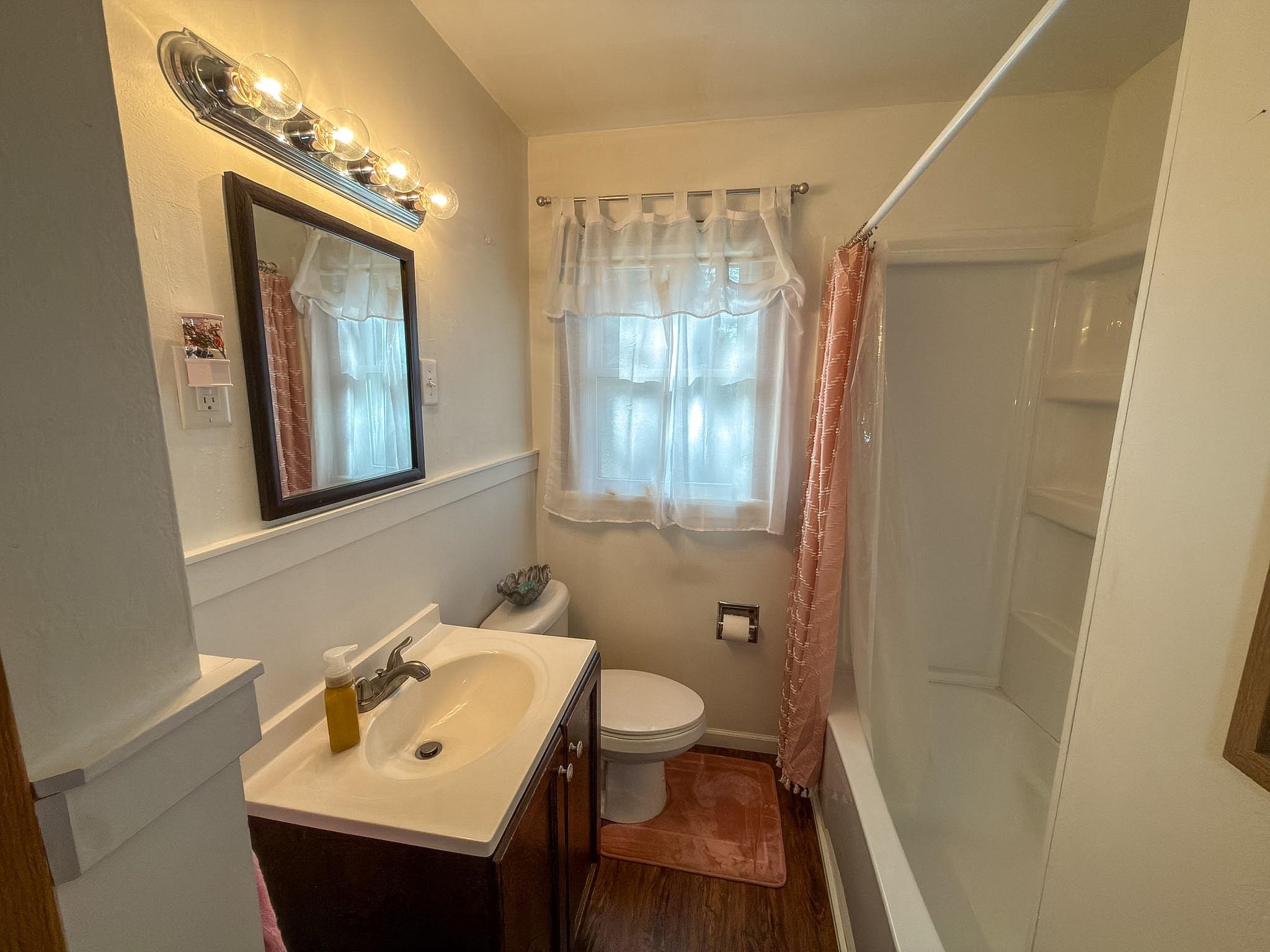 607 Johnson Street Property Photo 14