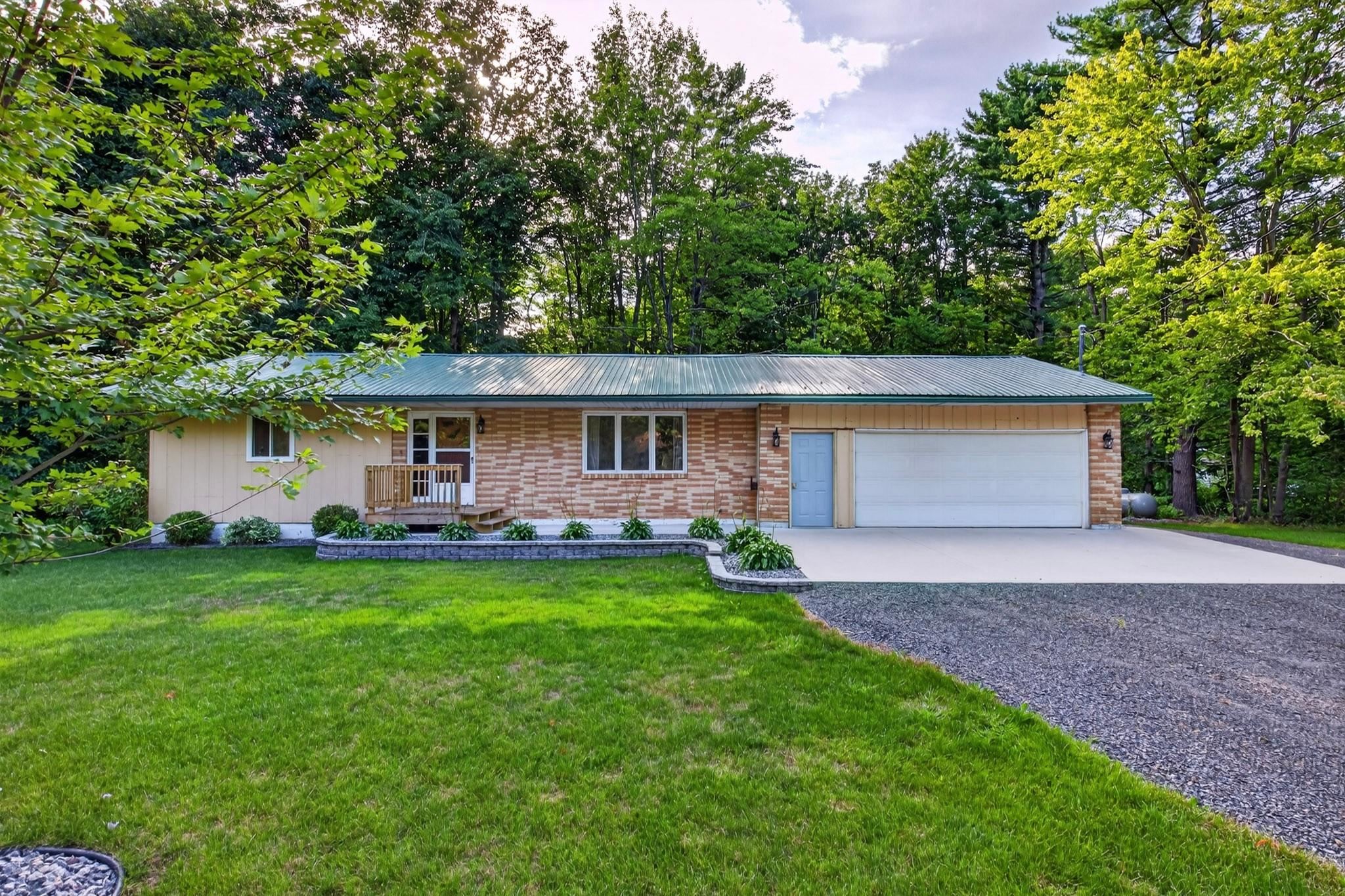 6979 County Road S Property Photo 1