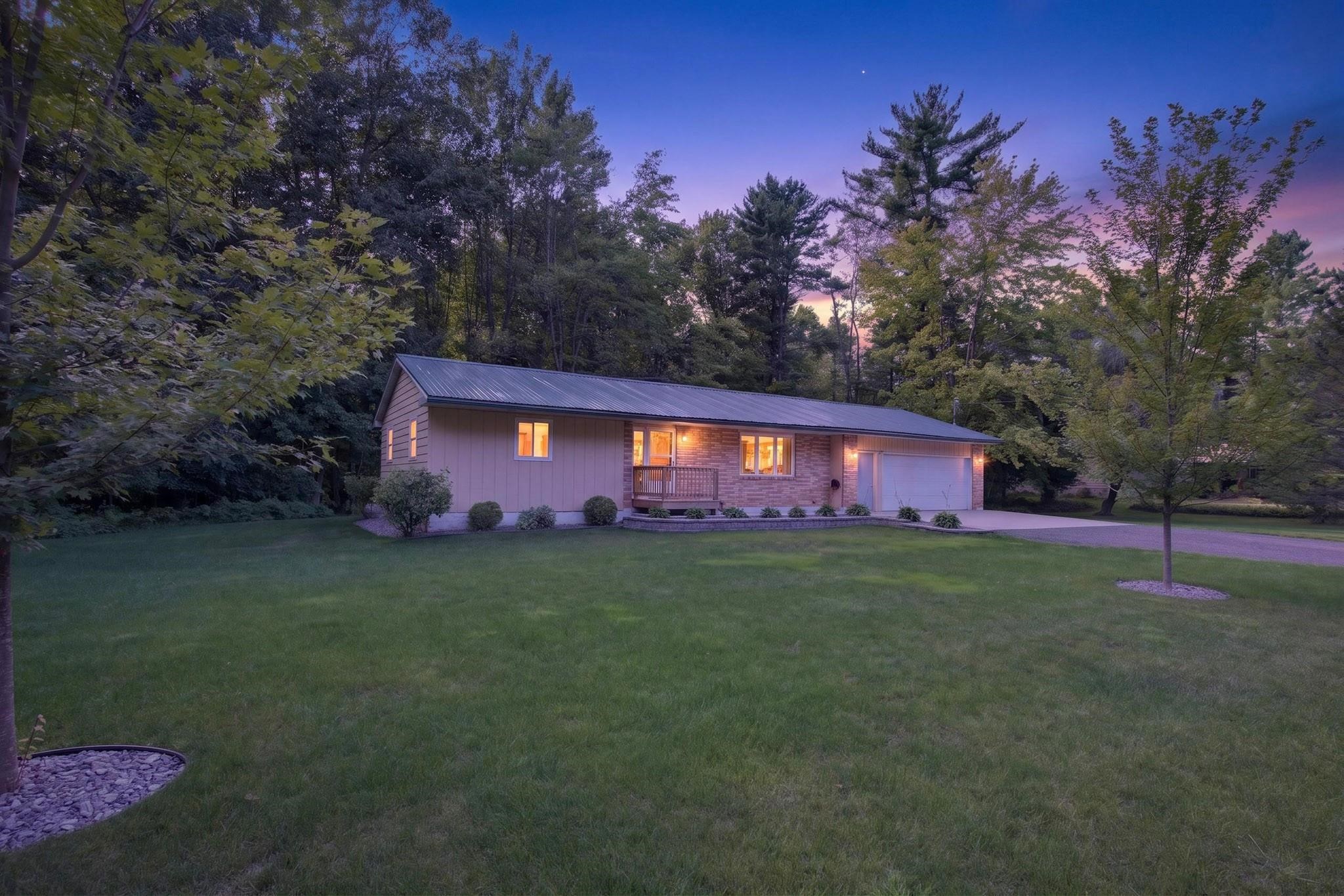 6979 County Road S Property Photo 2