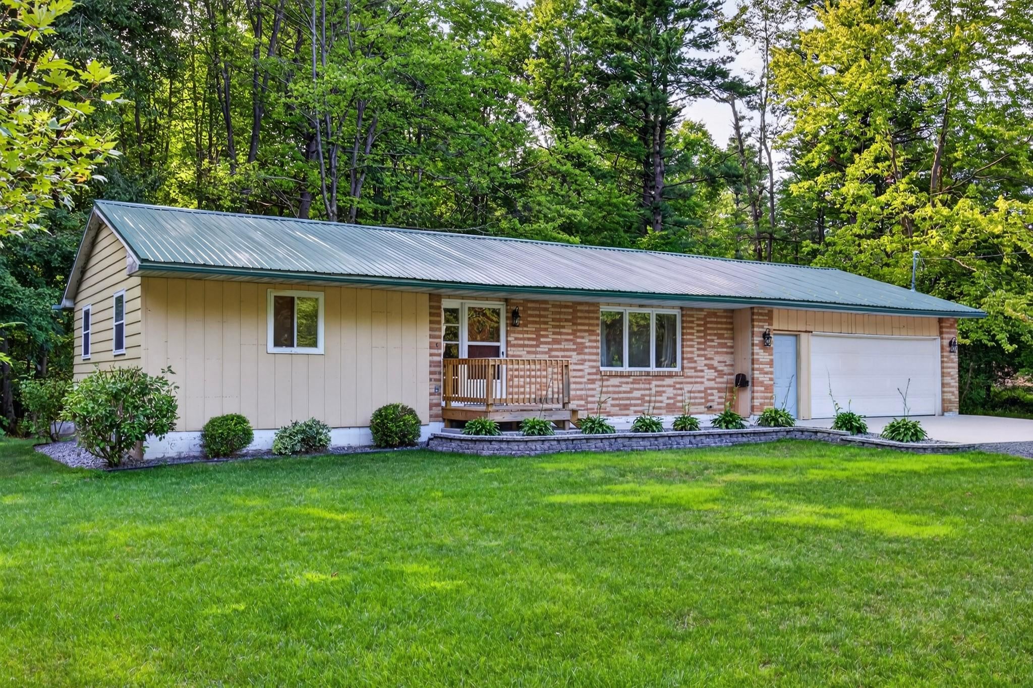 6979 County Road S Property Photo 3