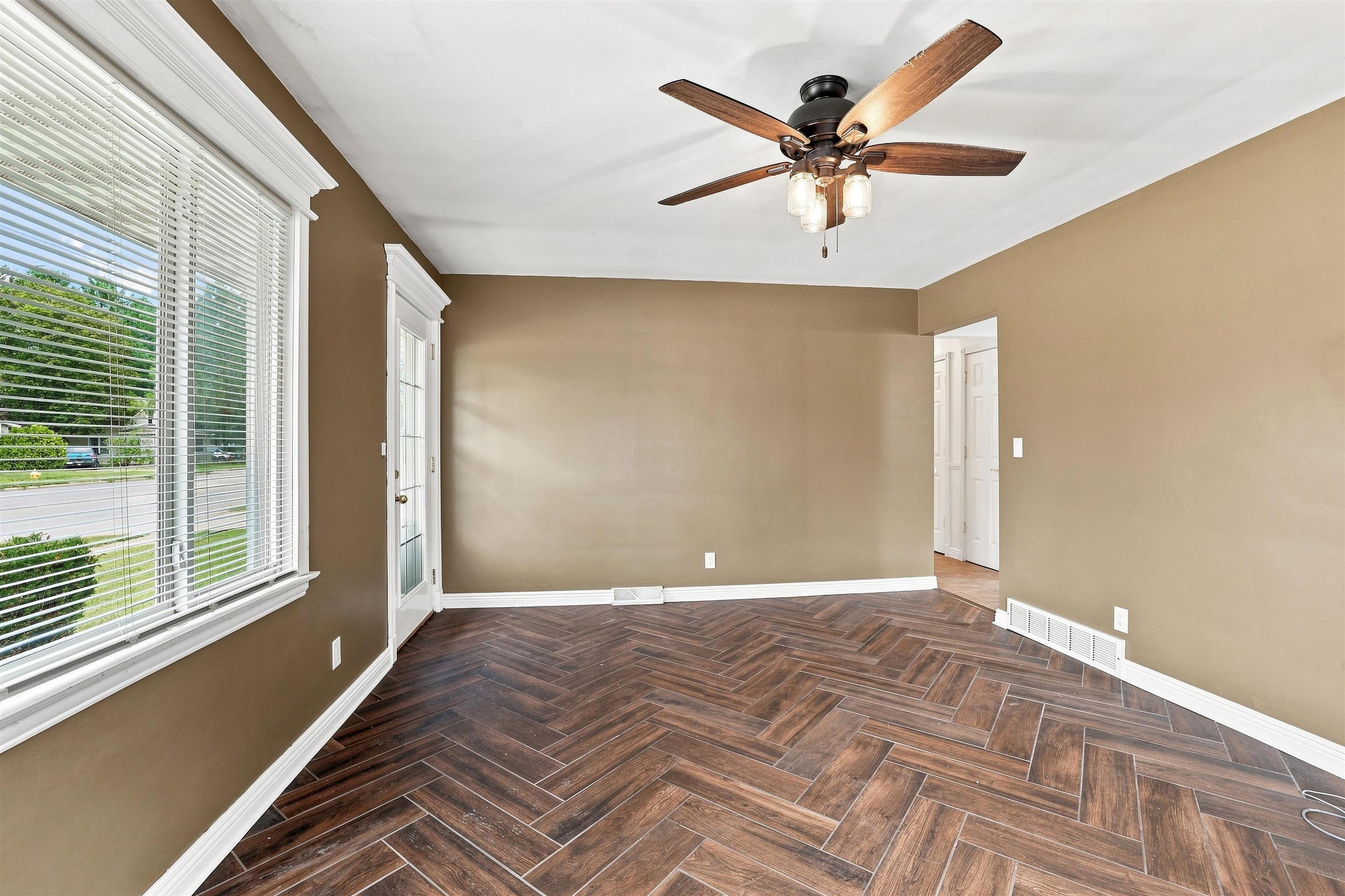 2423 Stanley Street Property Photo 7